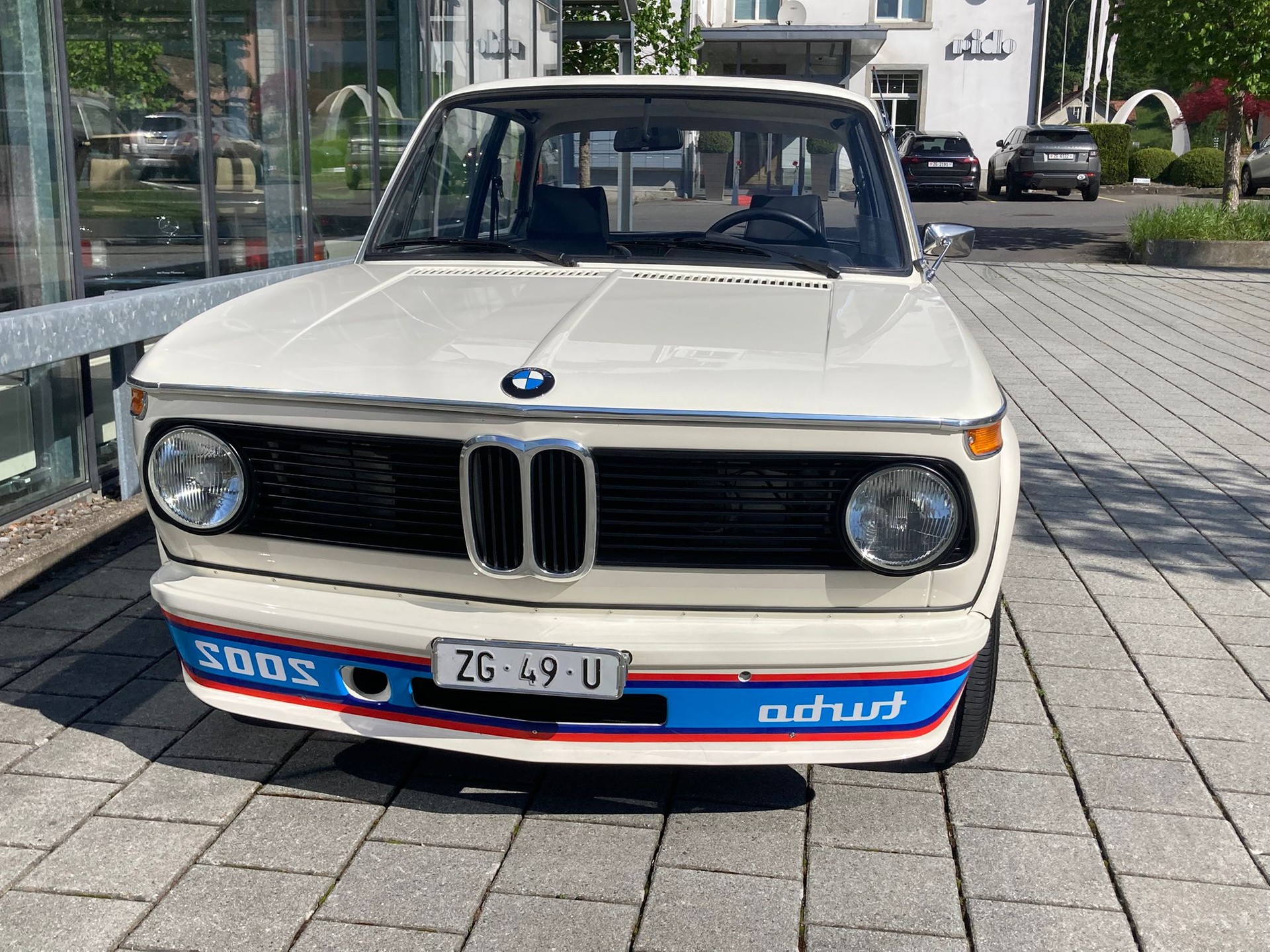 BMW turbo-showroom-element-3