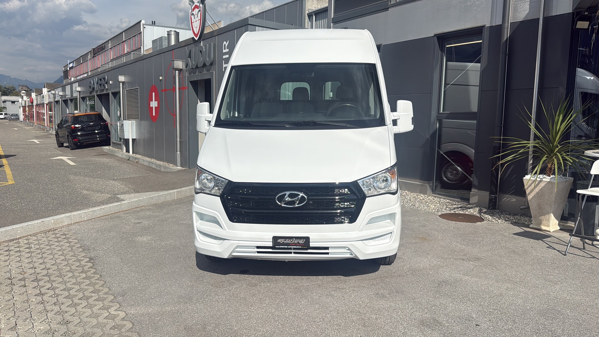 HYUNDAI H350 2.5 CRDi Origo L1 peinture complète neuve-image-1