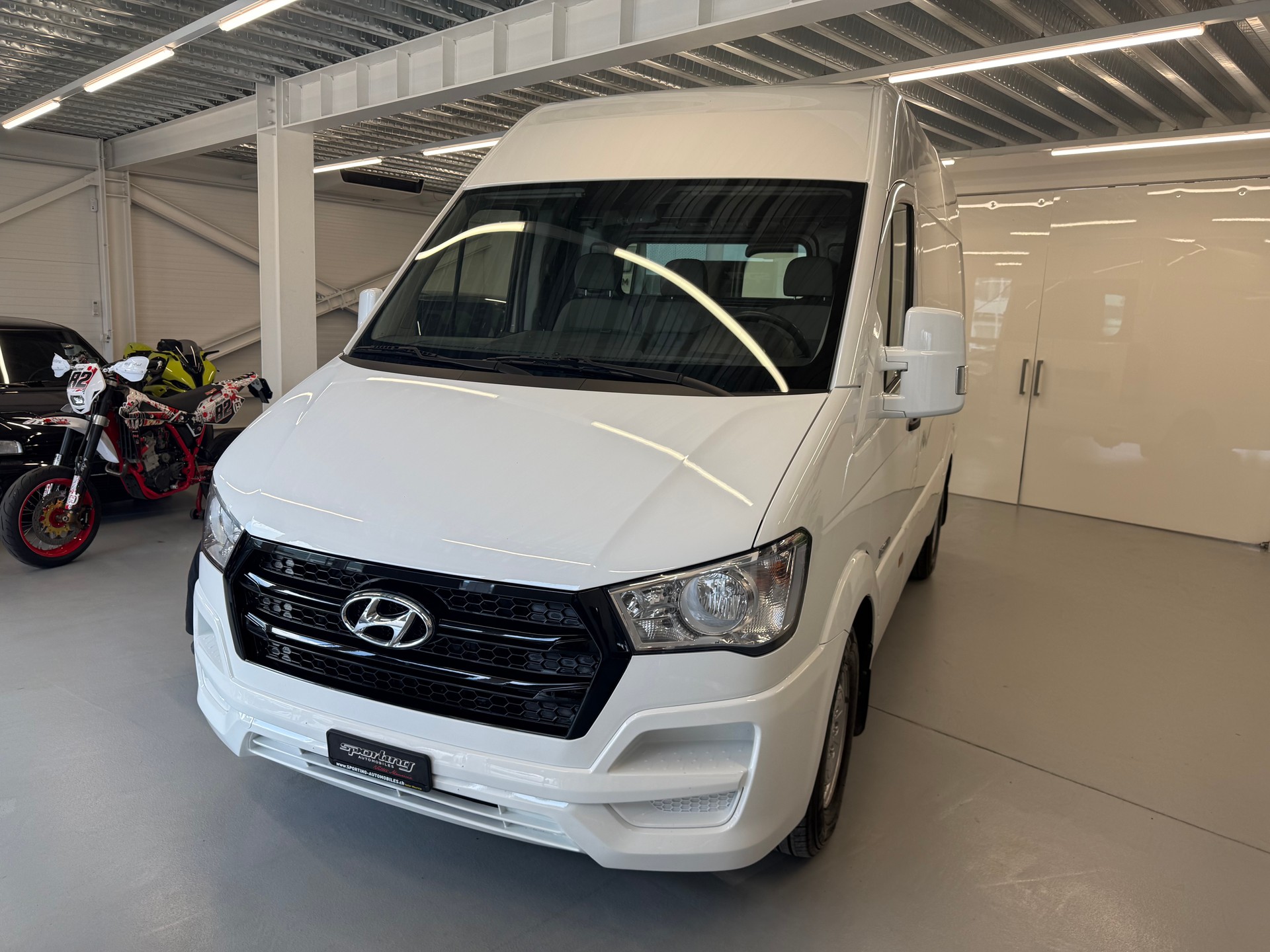 HYUNDAI H350 2.5 CRDi Origo L1 peinture complète neuve-image-4