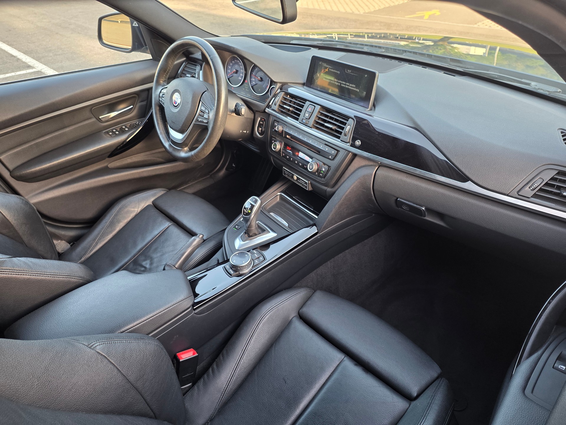 BMW-ALPINA B3 BiTurbo Touring 3.0 xDrive Switch-Tronic(CH)-image-13