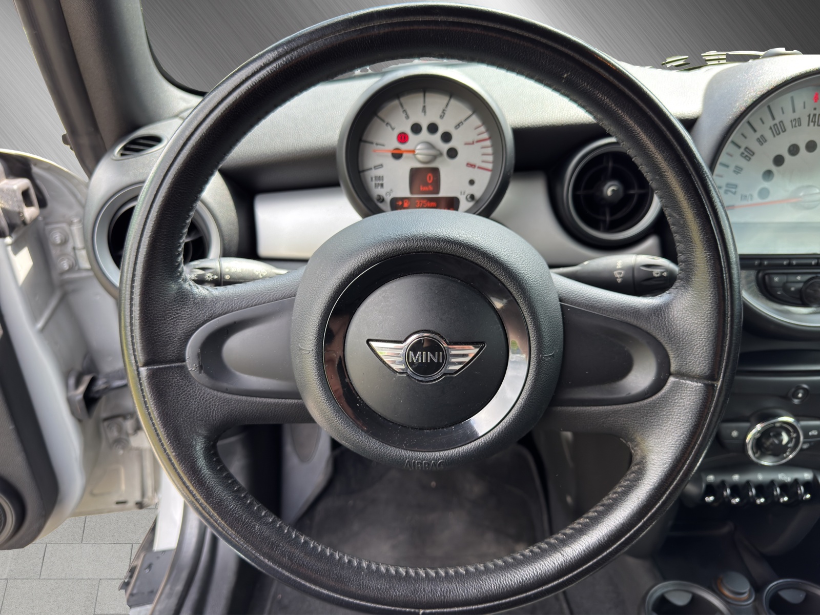 MINI Cabrio R57 1.6i One-image-9