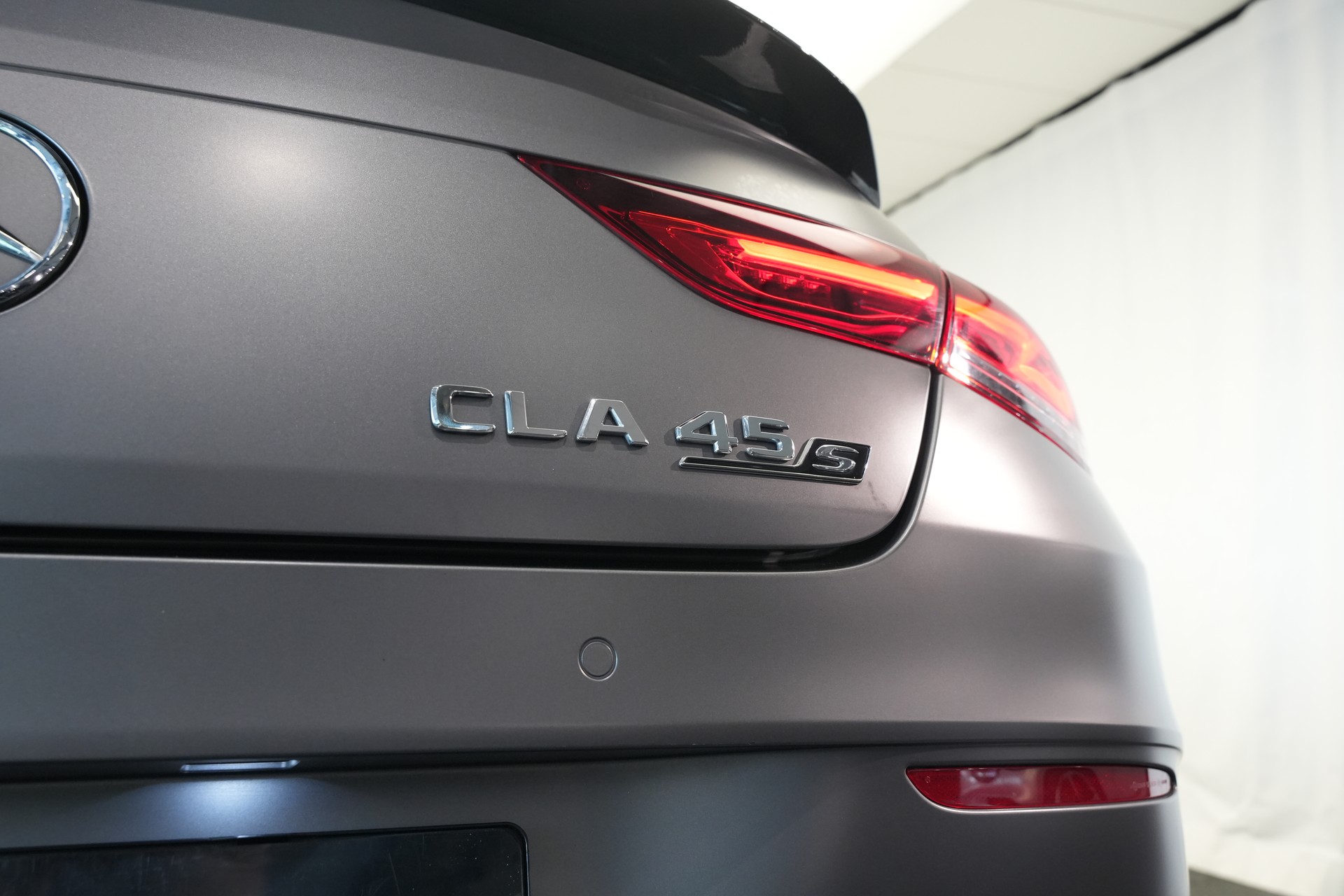 MERCEDES-BENZ CLA 45 S AMG 4Matic+ 8G-DCT *CH-Fahrzeug* *Pano* *Designo Lackierung*-image-29