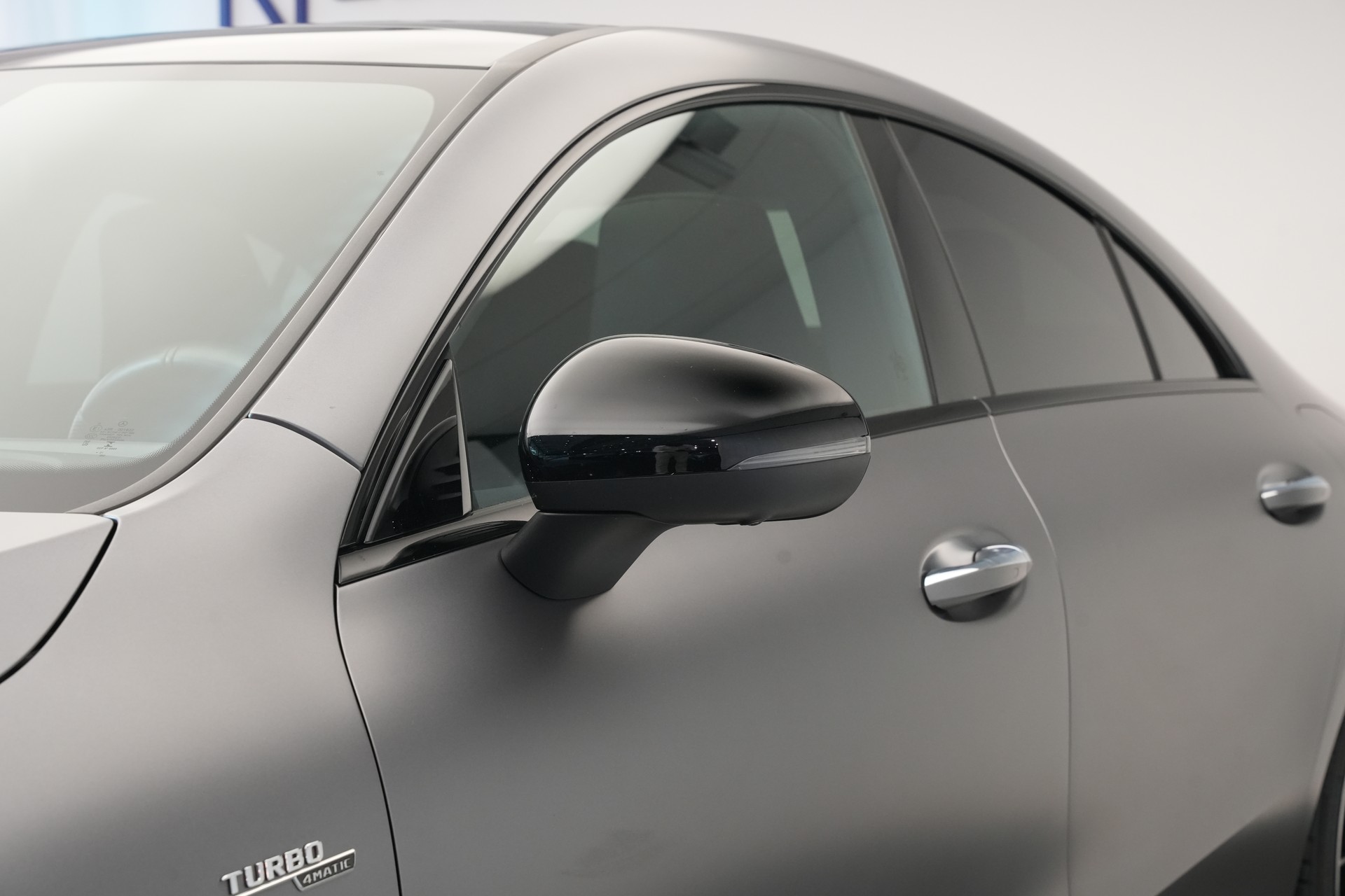MERCEDES-BENZ CLA 45 S AMG 4Matic+ 8G-DCT *CH-Fahrzeug* *Pano* *Designo Lackierung*-image-23
