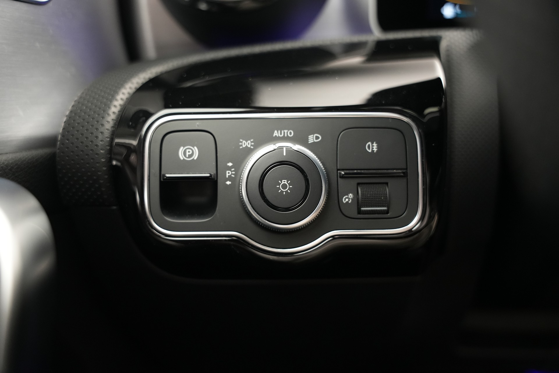 MERCEDES-BENZ CLA 45 S AMG 4Matic+ 8G-DCT *CH-Fahrzeug* *Pano* *Designo Lackierung*-image-38