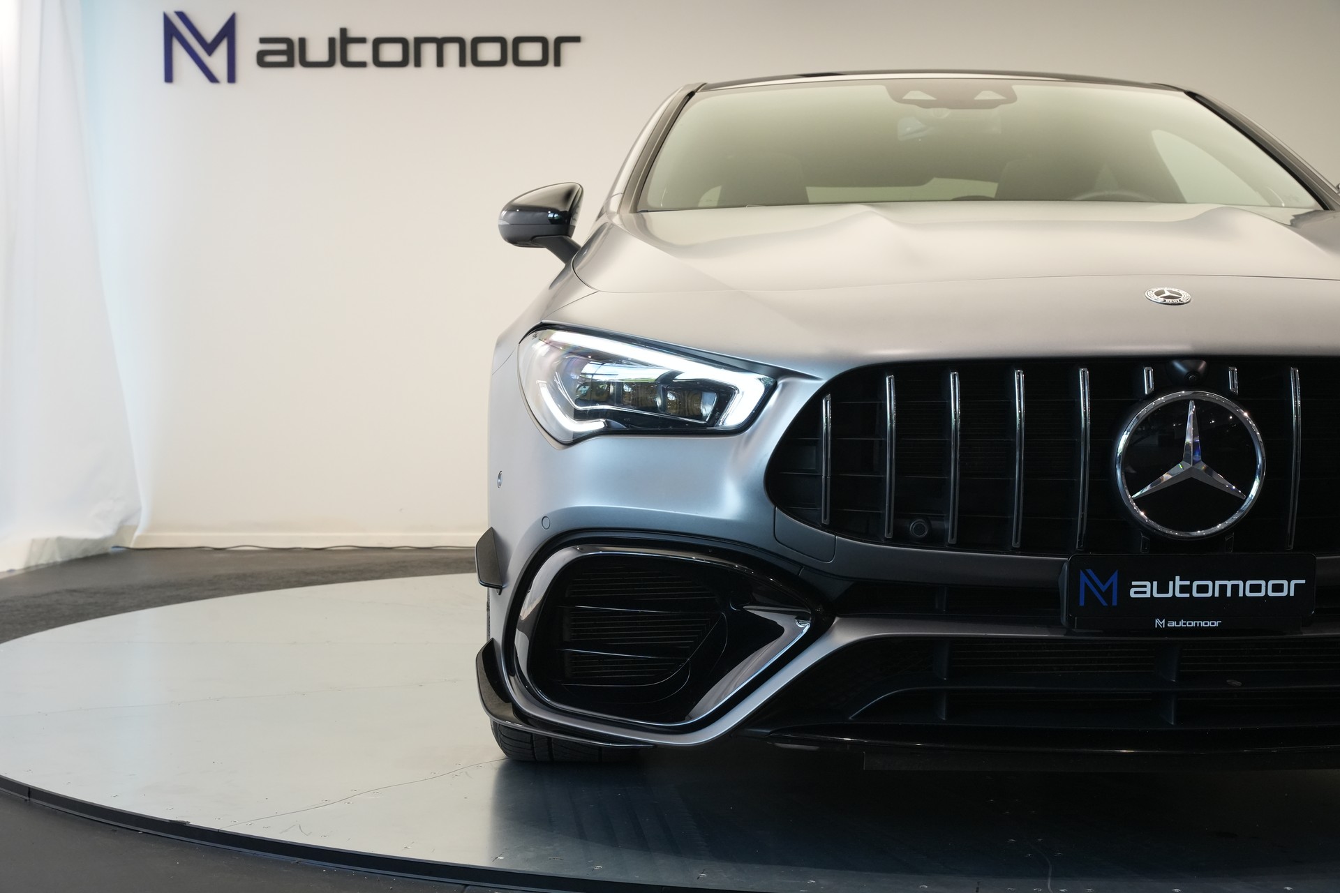 MERCEDES-BENZ CLA 45 S AMG 4Matic+ 8G-DCT *CH-Fahrzeug* *Pano* *Designo Lackierung*-image-18