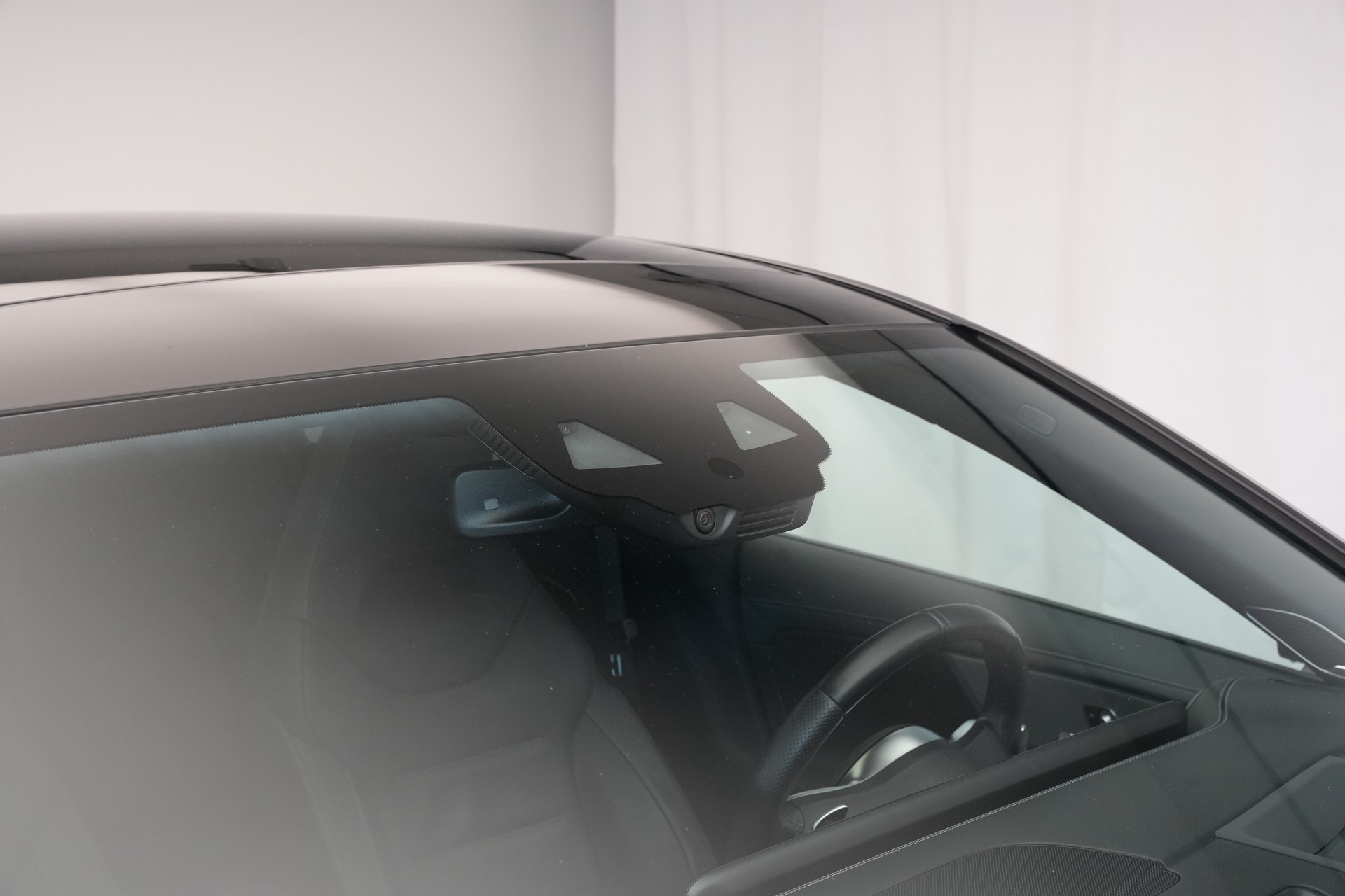 MERCEDES-BENZ CLA 45 S AMG 4Matic+ 8G-DCT *CH-Fahrzeug* *Pano* *Designo Lackierung*-image-26