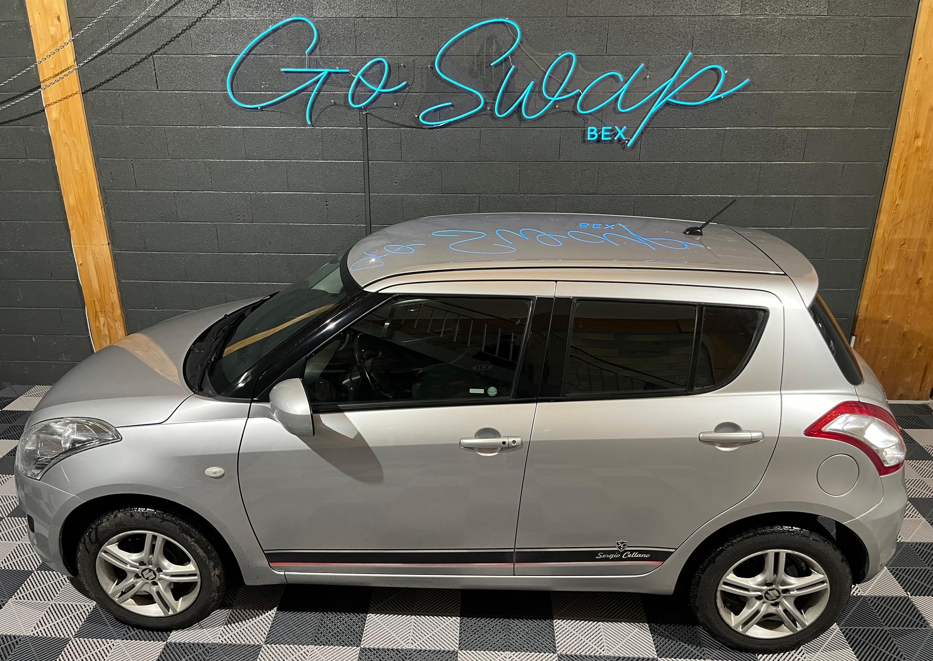 SUZUKI Swift 1.2i 16V GL Sergio Cellano 4x4-image-6