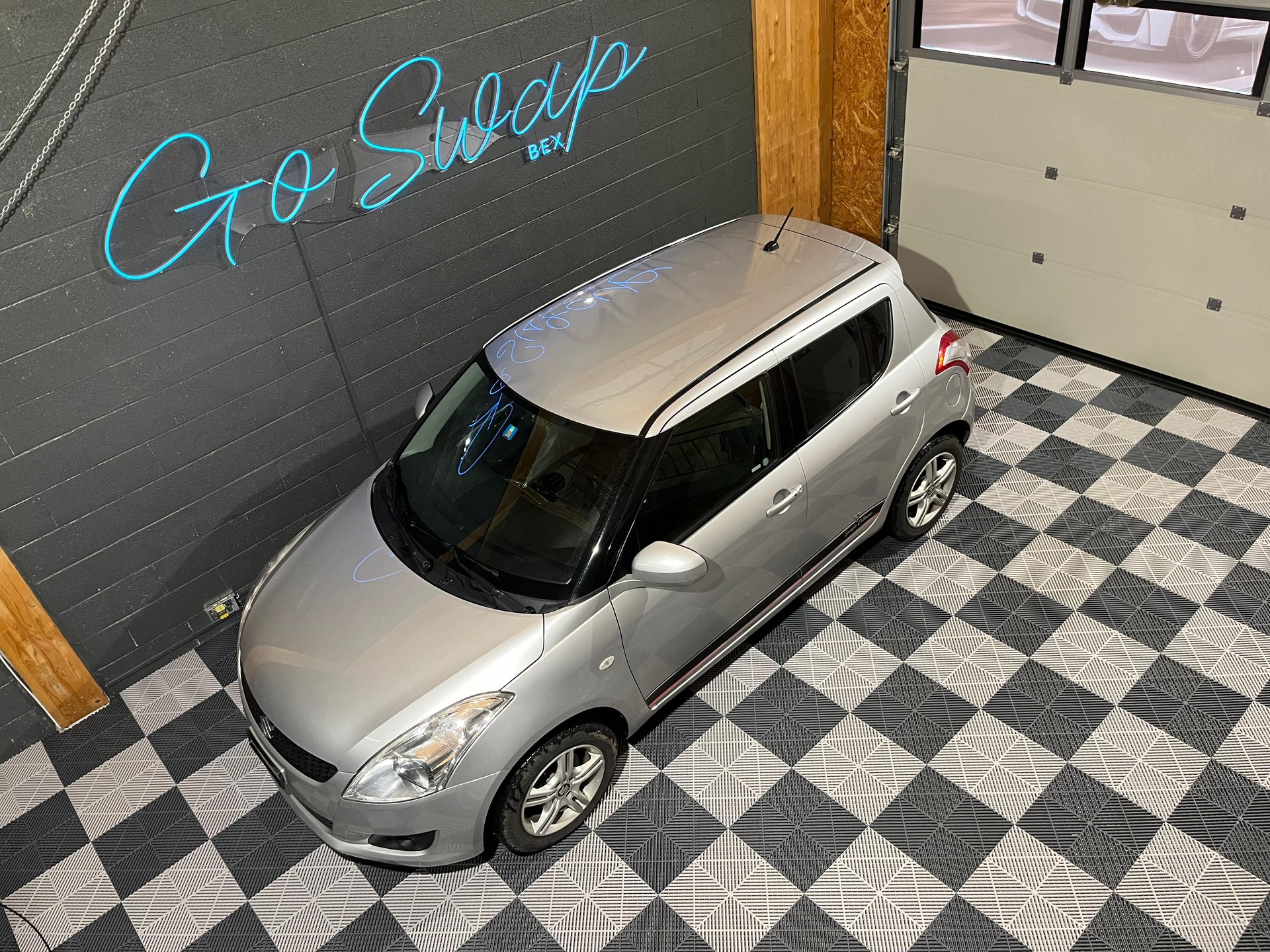 SUZUKI Swift 1.2i 16V GL Sergio Cellano 4x4-image-5