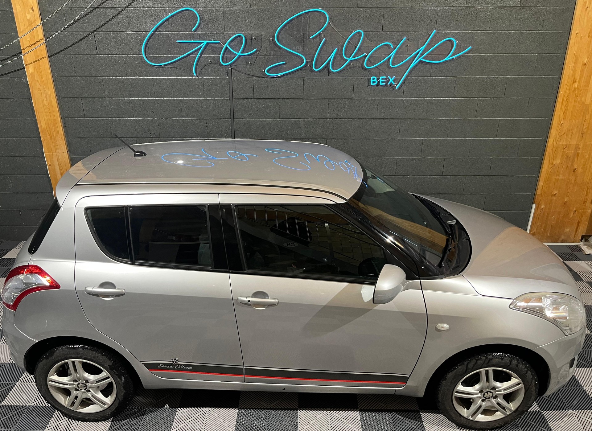 SUZUKI Swift 1.2i 16V GL Sergio Cellano 4x4-showroom-element-1