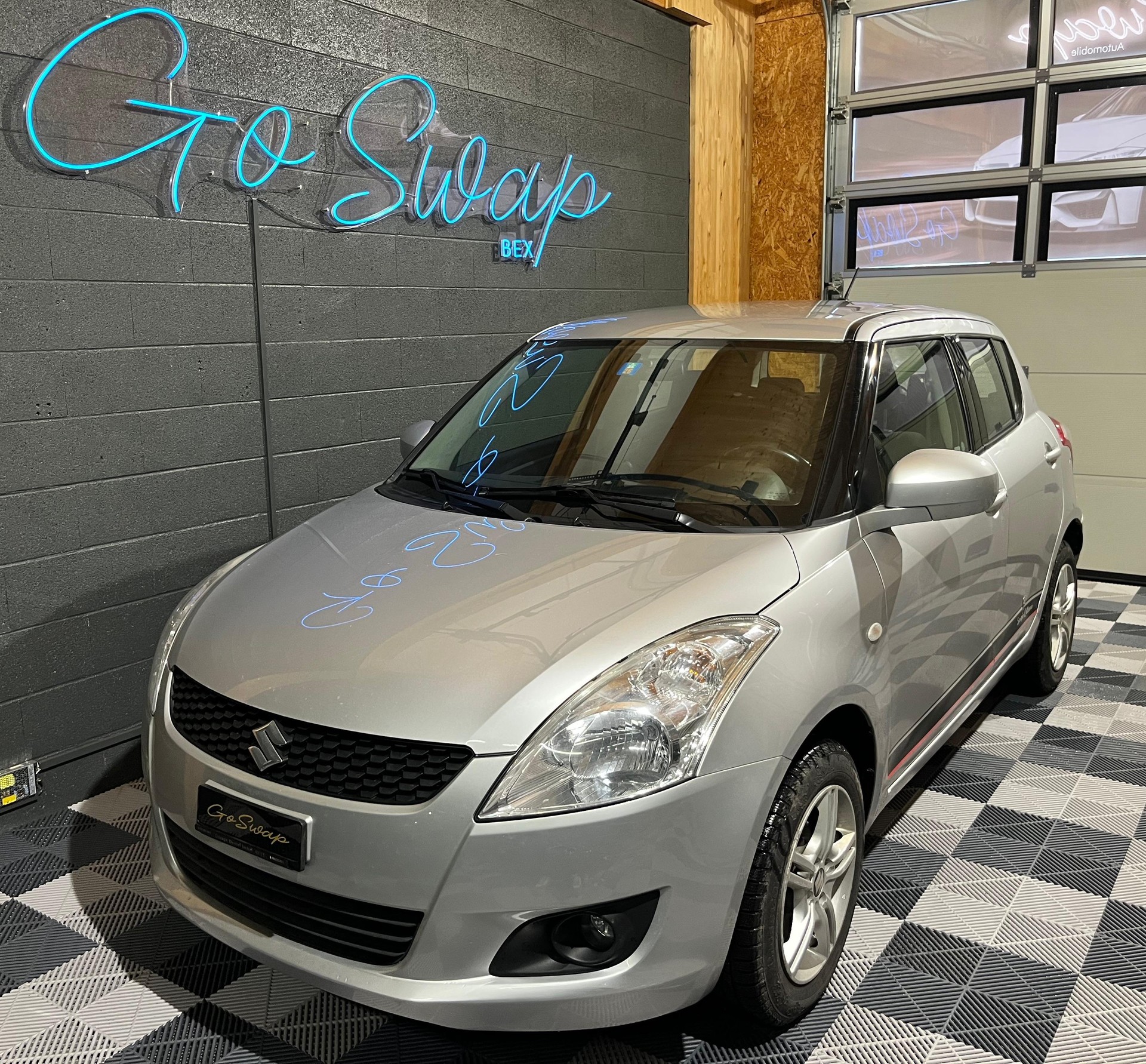 SUZUKI Swift 1.2i 16V GL Sergio Cellano 4x4-image-4