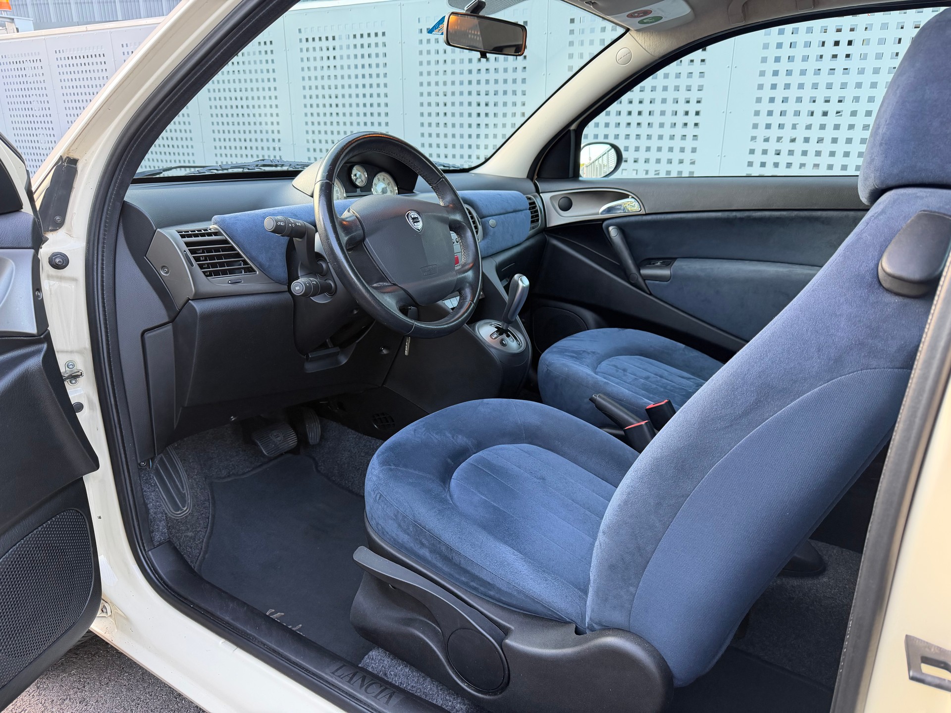 LANCIA Ypsilon 1.4 16V Argento-image-9