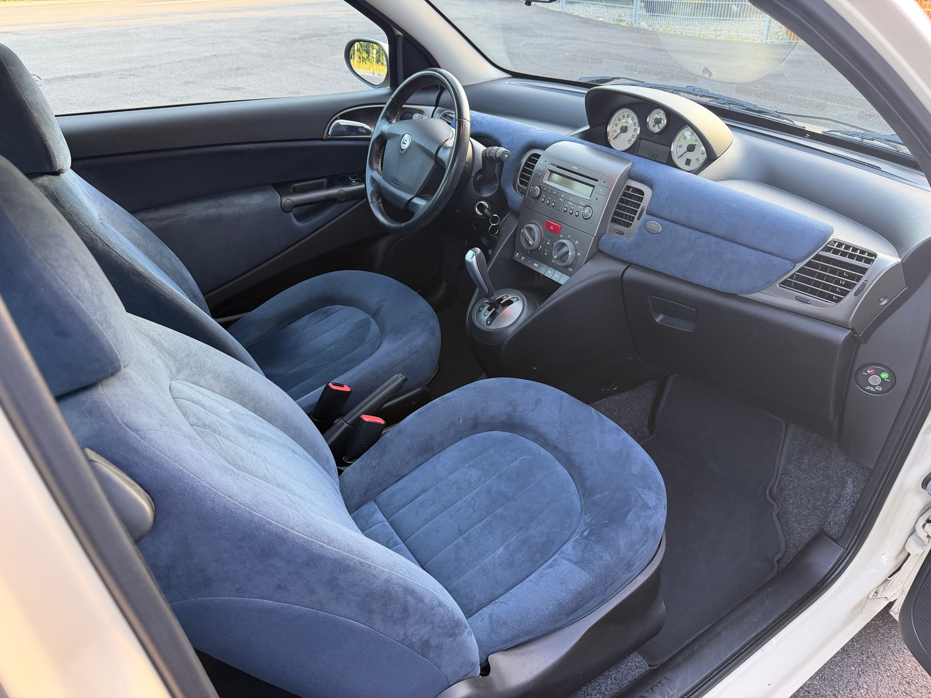 LANCIA Ypsilon 1.4 16V Argento-image-16