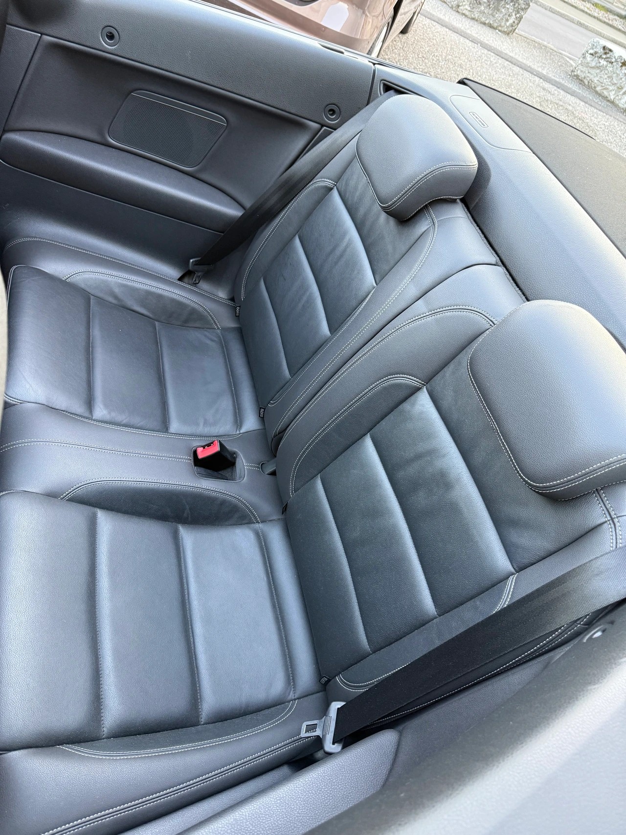 VW Golf Cabrio 2.0 TSI R DSG-image-8