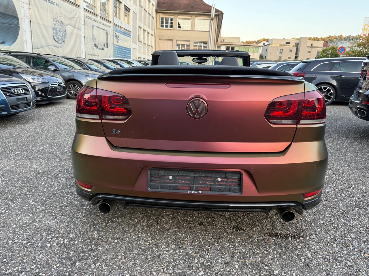 VW Golf Cabrio 2.0 TSI R DSG-image-2
