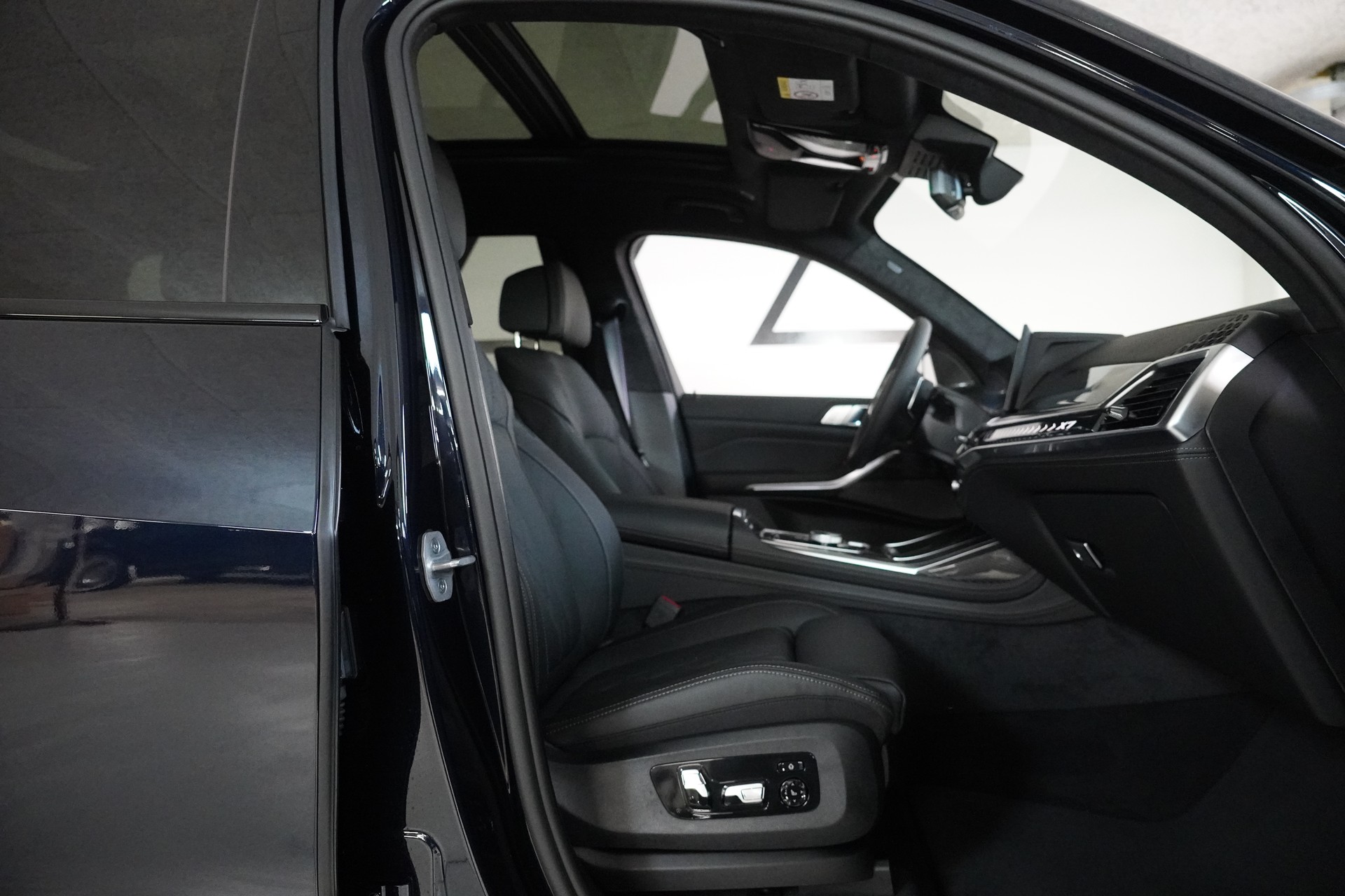 BMW X7 xDrive 48V 40d M Sport Pro Steptronic-image-14