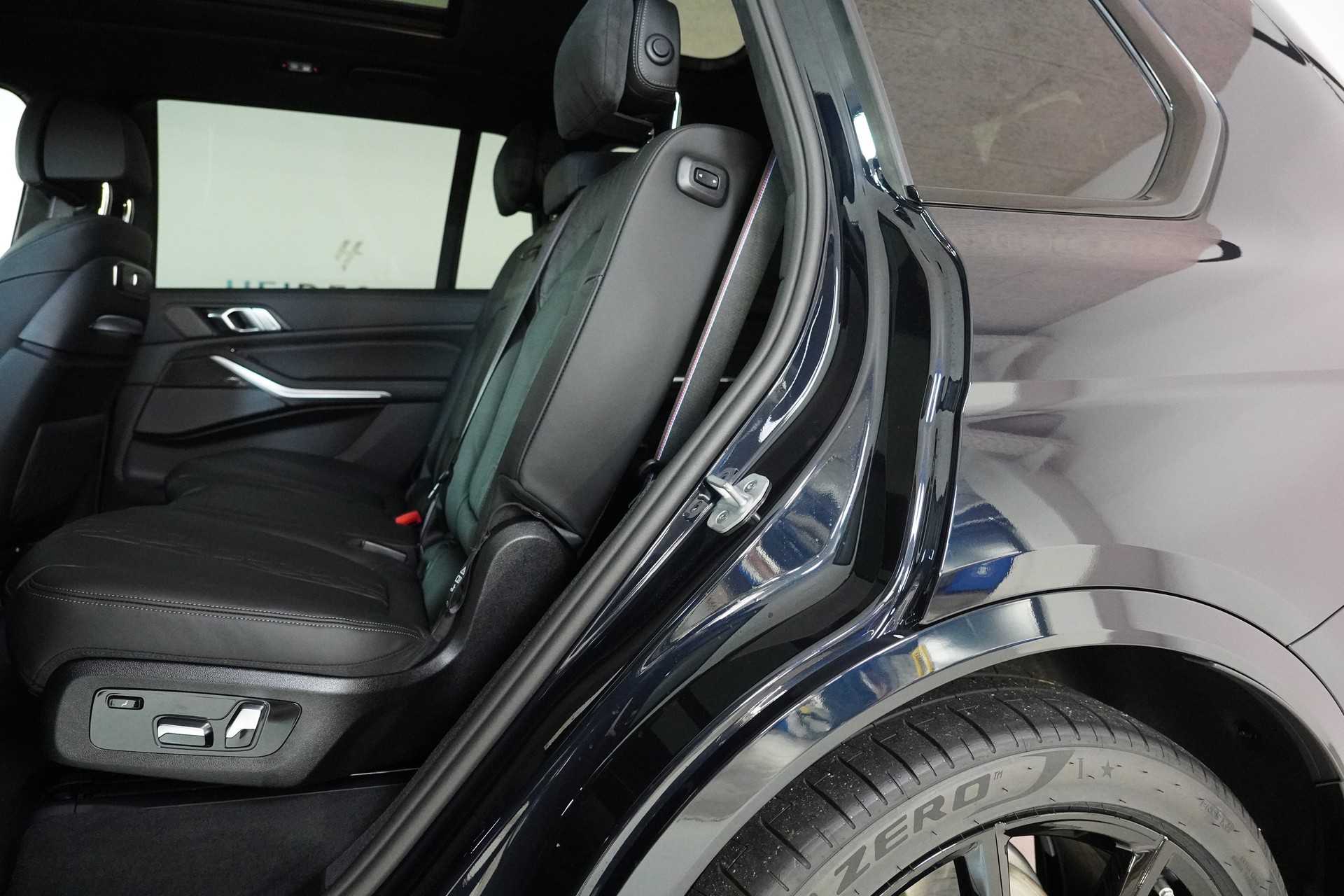 BMW X7 xDrive 48V 40d M Sport Pro Steptronic-image-12