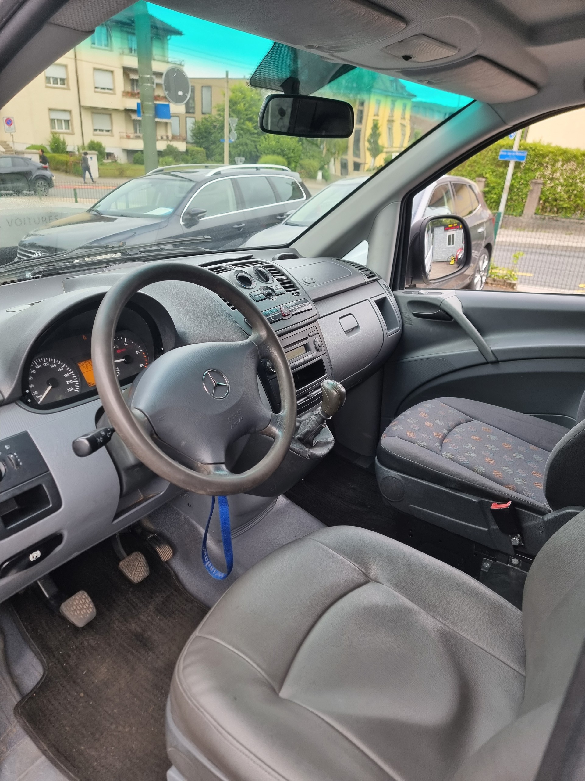 MERCEDES-BENZ Vito 111 CDI-image-10