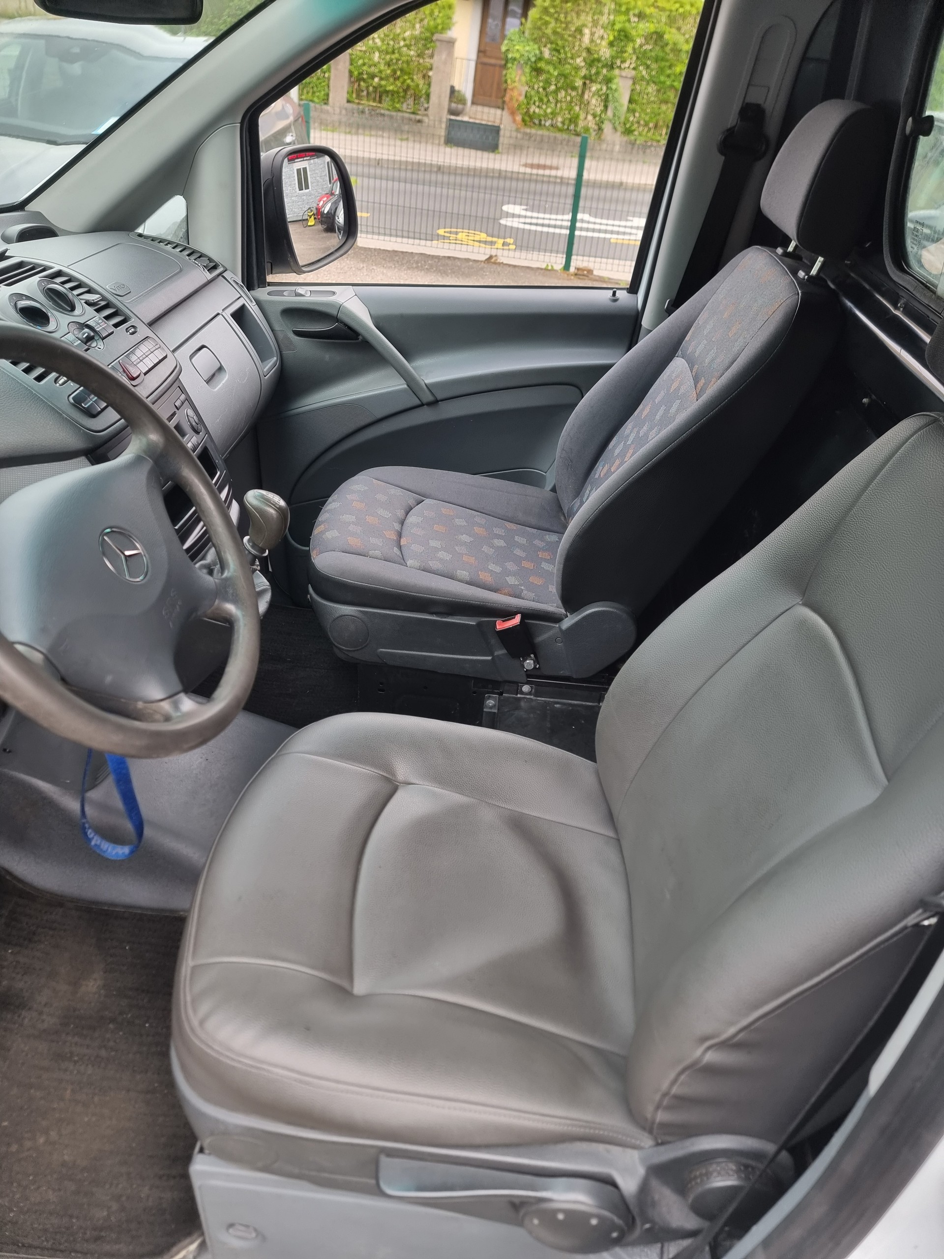 MERCEDES-BENZ Vito 111 CDI-image-9
