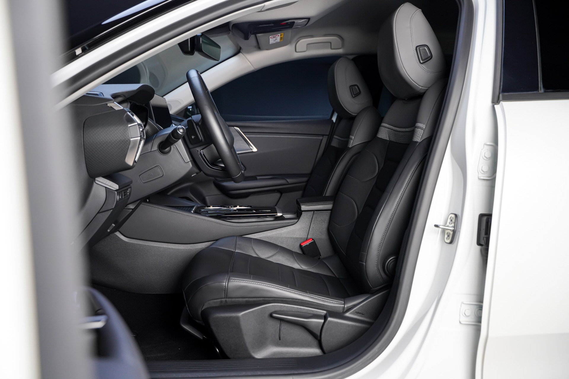 CITROEN C5 X 1.2i PureTech Shine EAT8-image-10