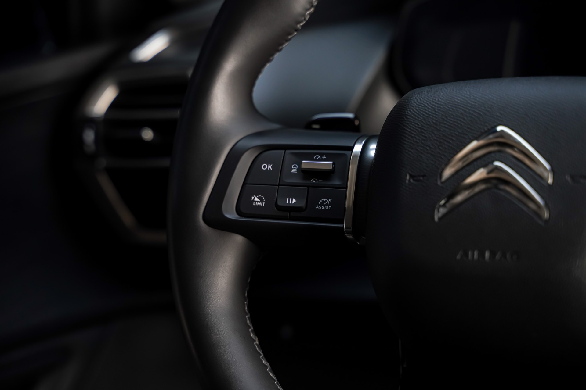 CITROEN C5 X 1.2i PureTech Shine EAT8-image-21
