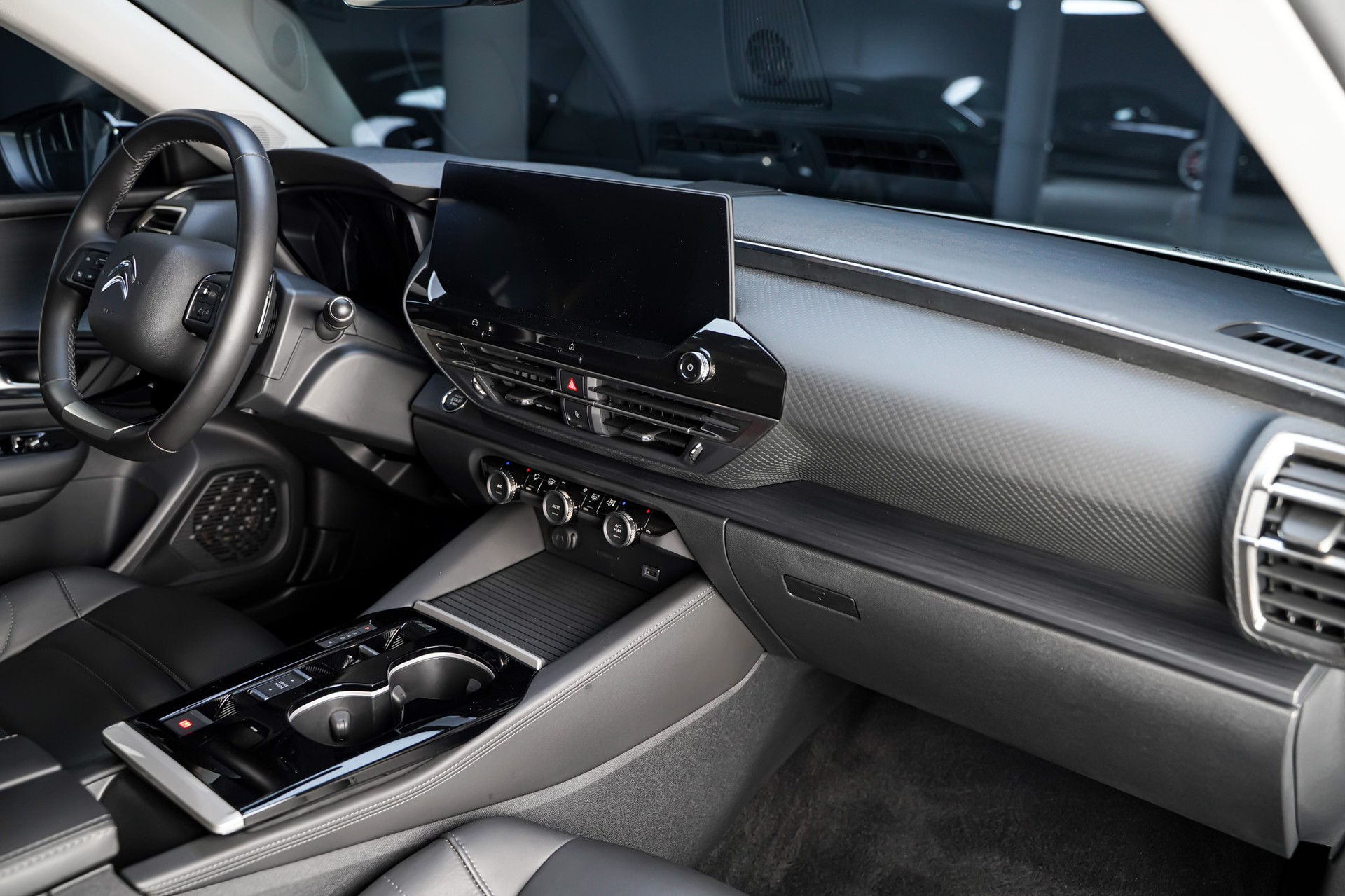 CITROEN C5 X 1.2i PureTech Shine EAT8-image-17