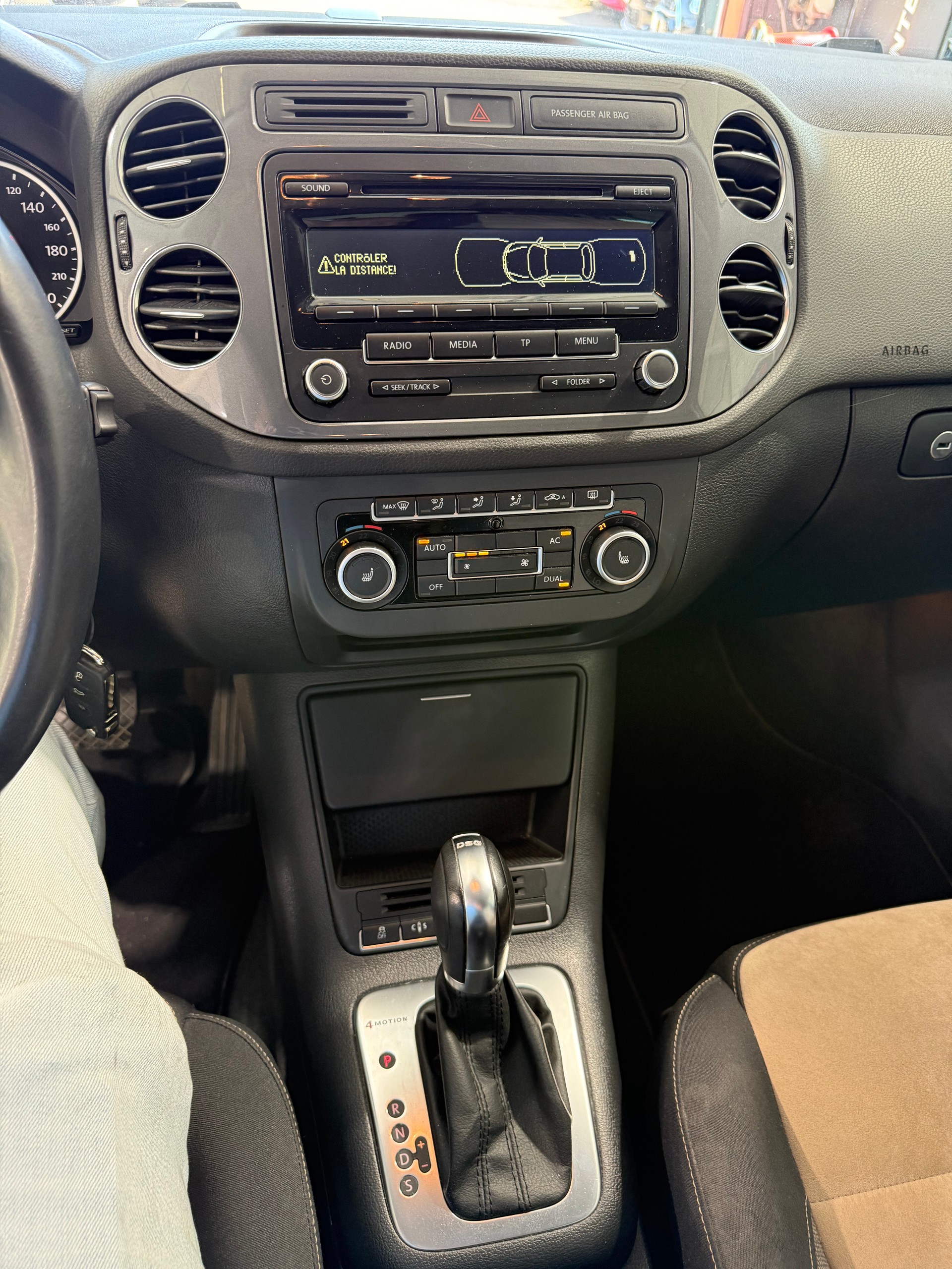 VW Tiguan 2.0 TSI Sport&Style 4Motion DSG-image-11