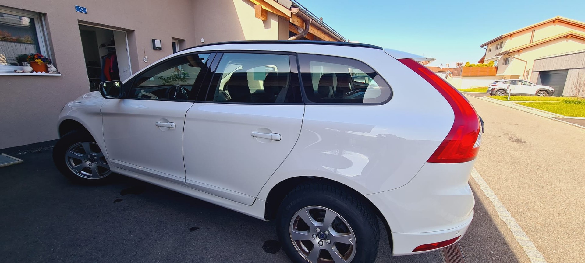 VOLVO 2.4 D4 Kinetic AWD S/S-image-4