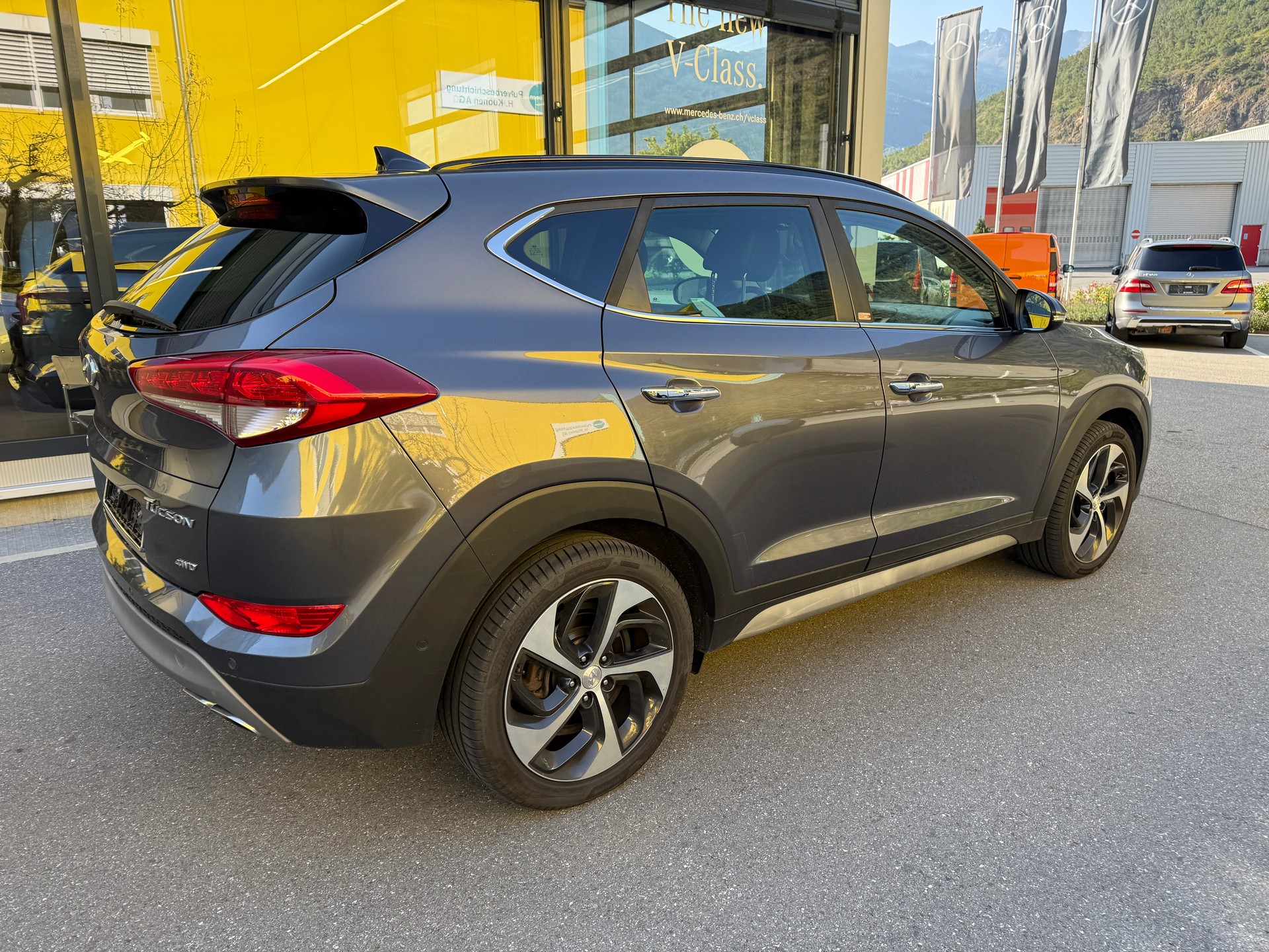 HYUNDAI Tucson 2.0 CRDI Vertex 4WD Automatic-image-2