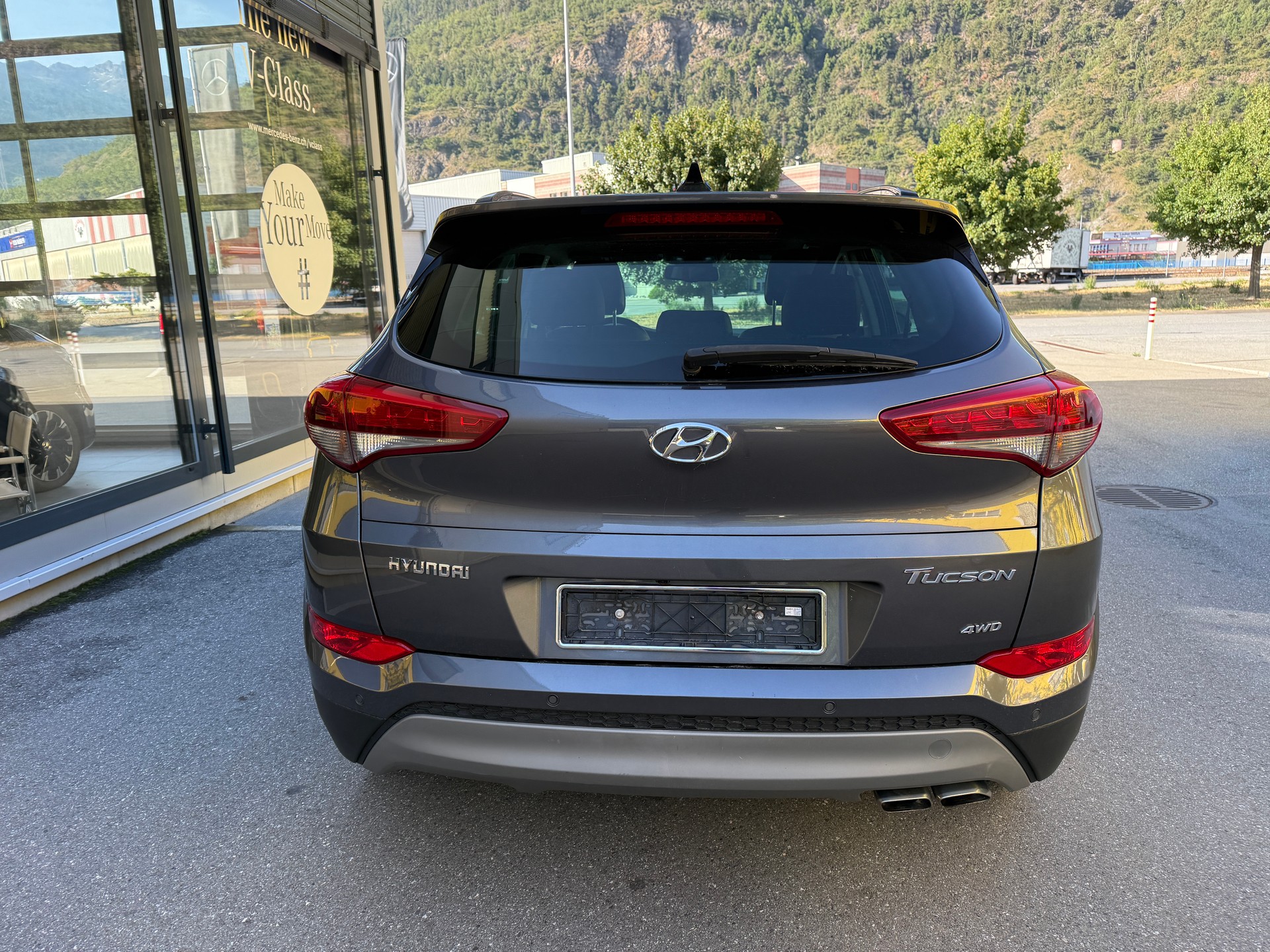 HYUNDAI Tucson 2.0 CRDI Vertex 4WD Automatic-image-3