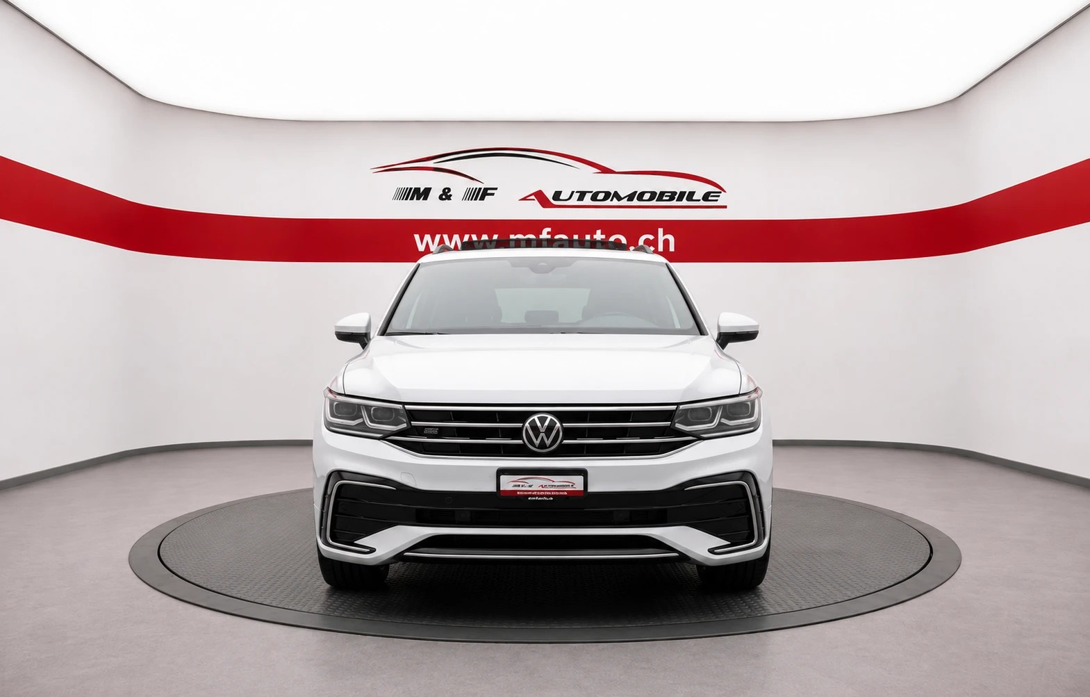 VW Tiguan 2.0 TDI SCR R-Line DSG CH FAHRZEUG-showroom-element-3