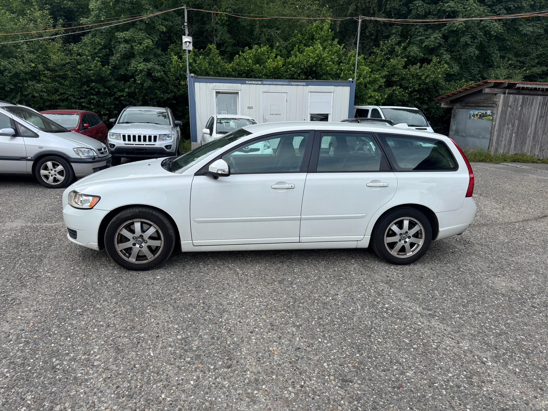 VOLVO V50 D3 Kinetic Geartronic-image-2