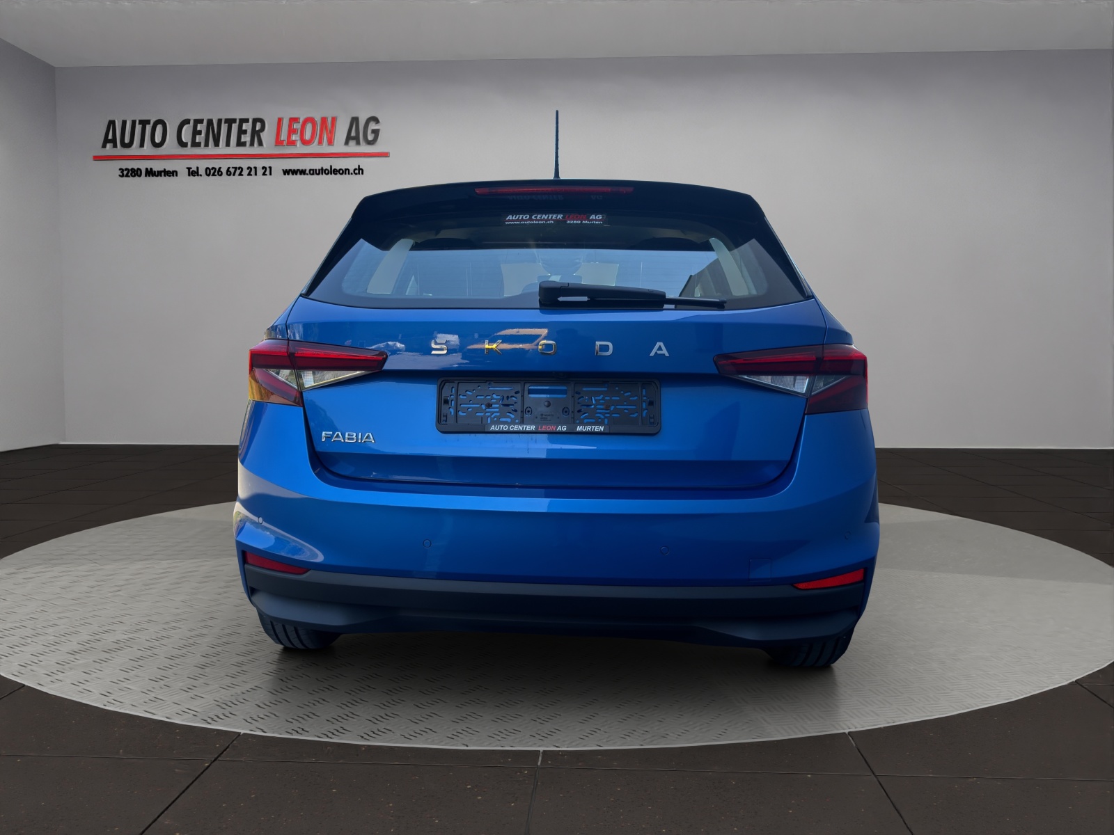 SKODA Fabia 1.0 MPI Young Edition-image-4