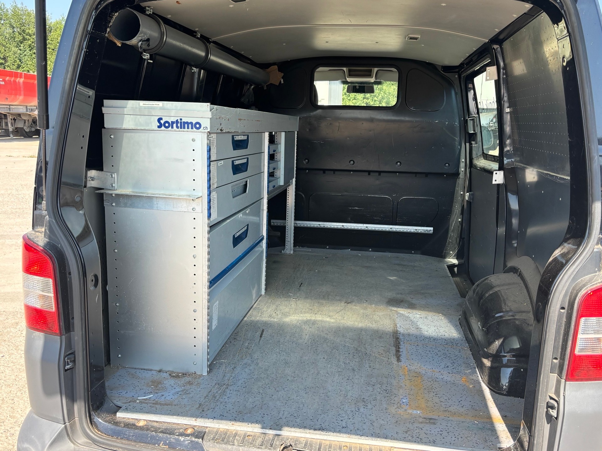 VW T5 2.0 TDI-image-8