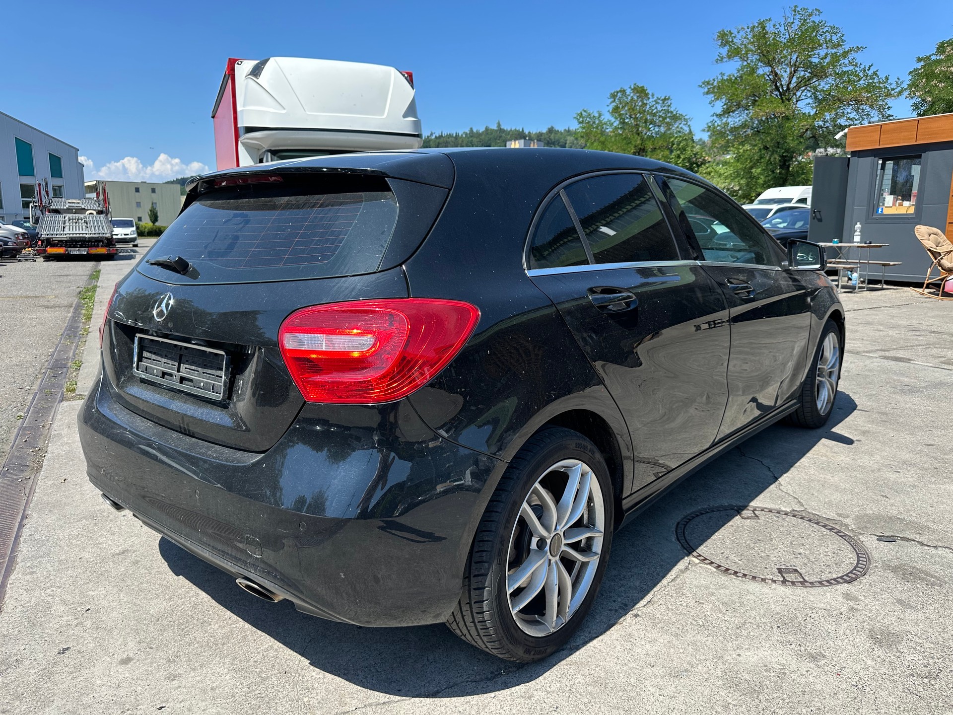 MERCEDES-BENZ A 180 Urban 7G-DCT-image-5