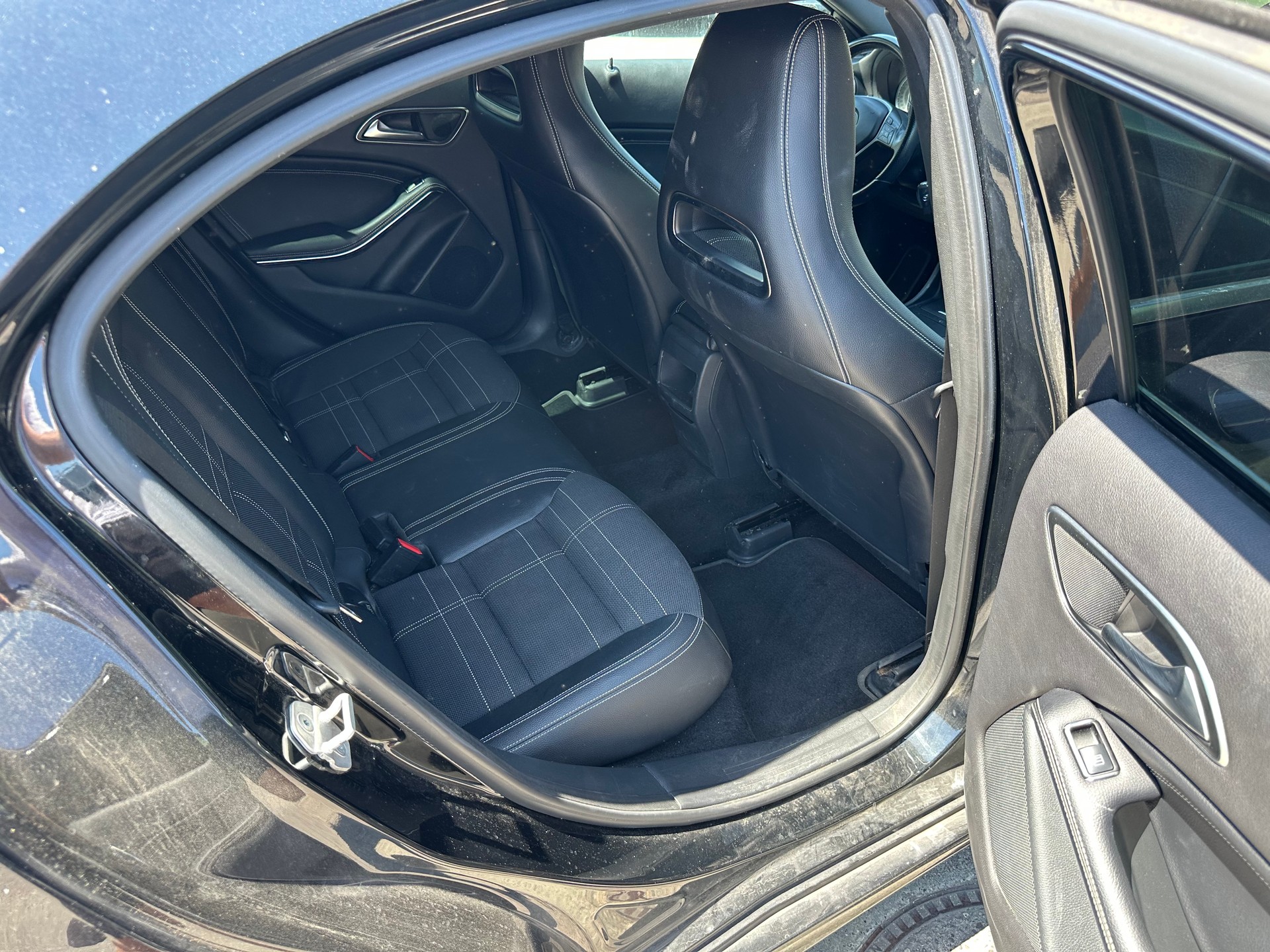 MERCEDES-BENZ A 180 Urban 7G-DCT-image-9