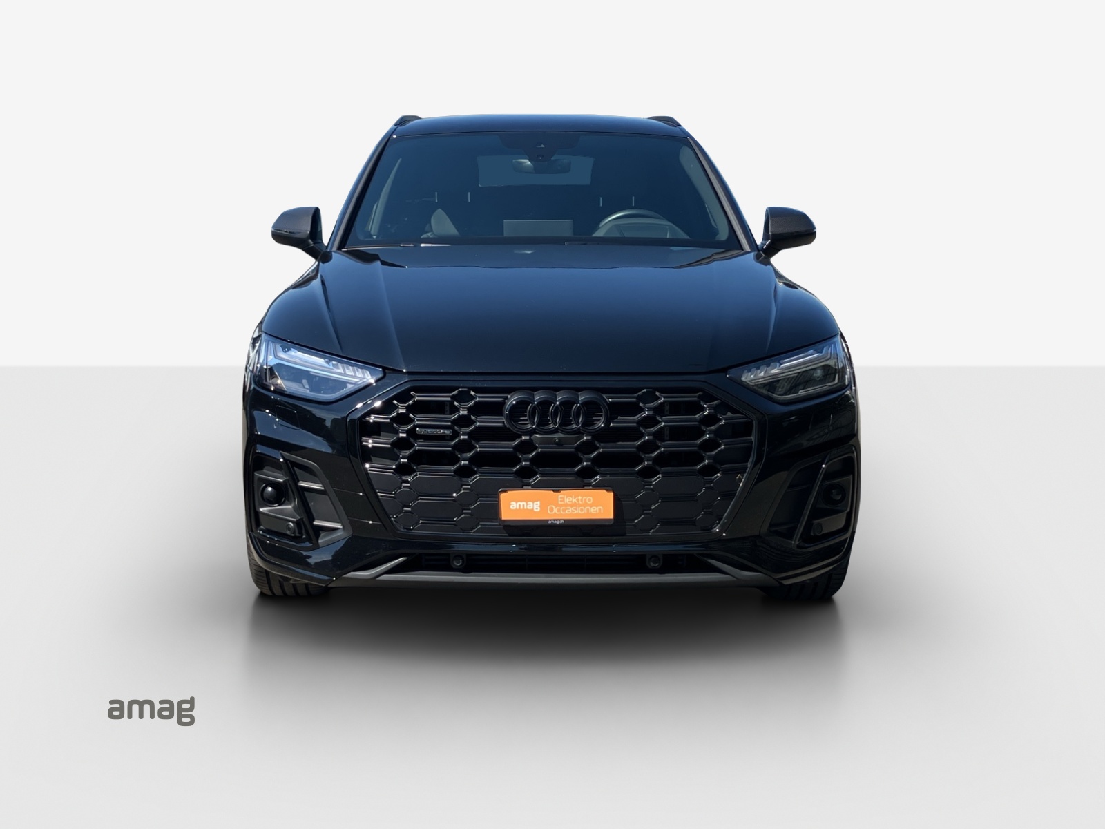 AUDI Q5 50 TFSI e PHEV Black Edition quattro S-tronic-image-6