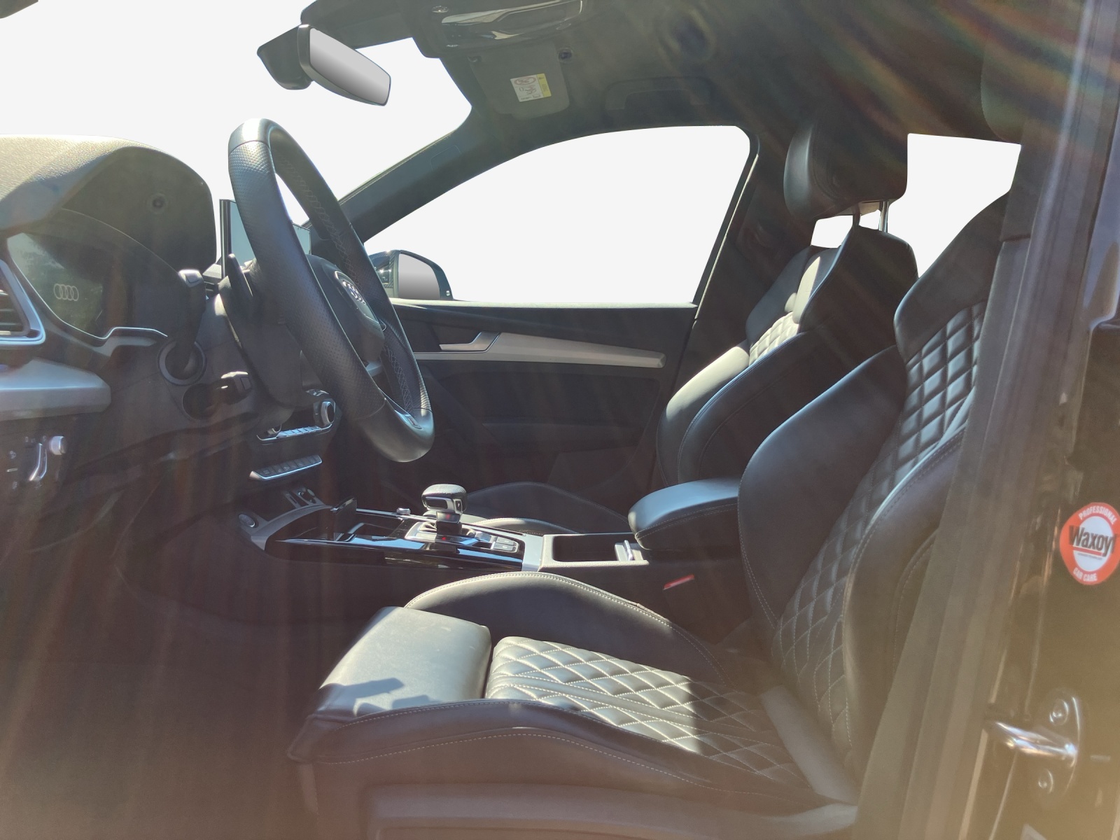 AUDI Q5 50 TFSI e PHEV Black Edition quattro S-tronic-image-7