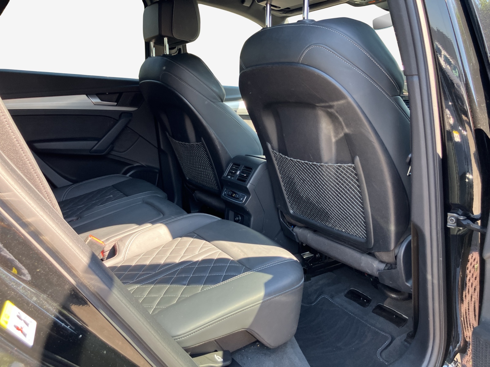AUDI Q5 50 TFSI e PHEV Black Edition quattro S-tronic-image-13