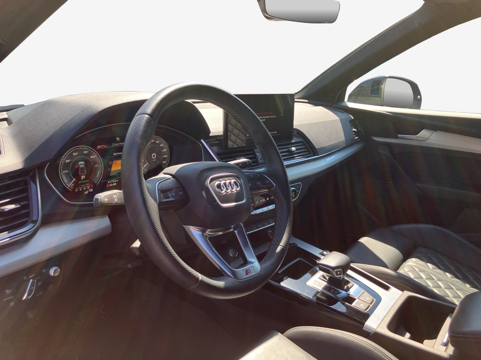 AUDI Q5 50 TFSI e PHEV Black Edition quattro S-tronic-image-8