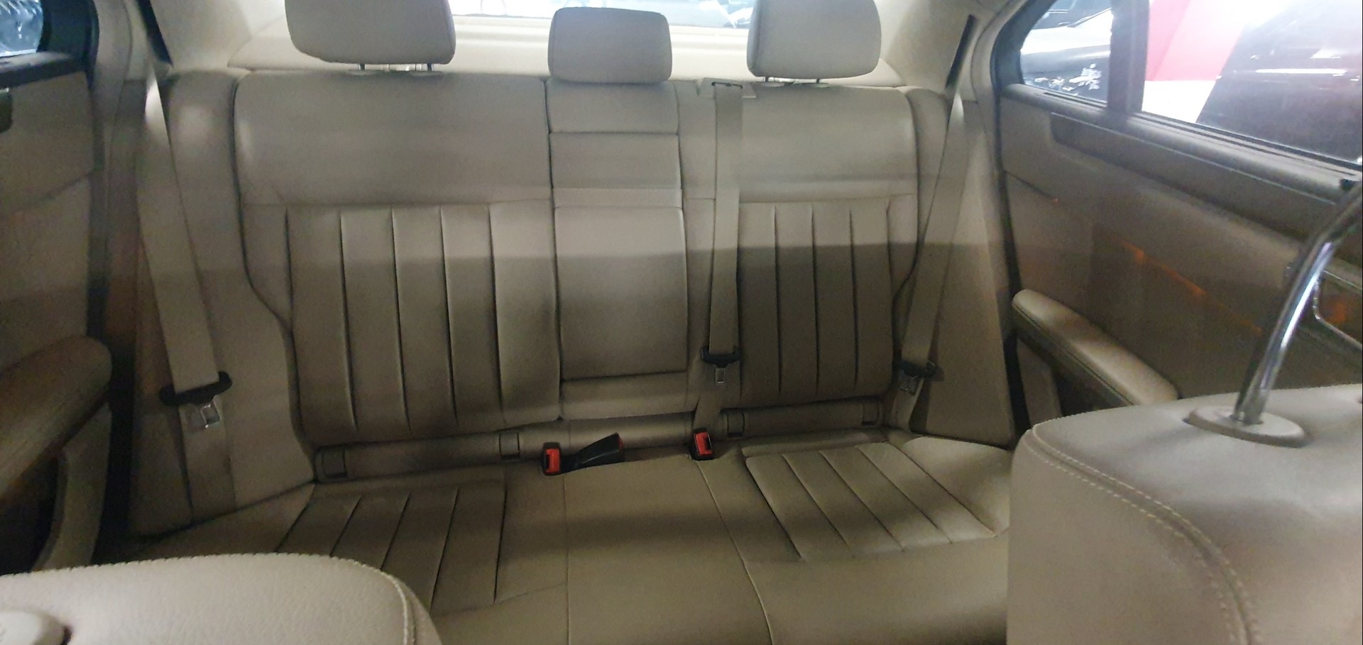 MERCEDES-BENZ E 350 Elégance 4Matic 7G-Tronic-image-10