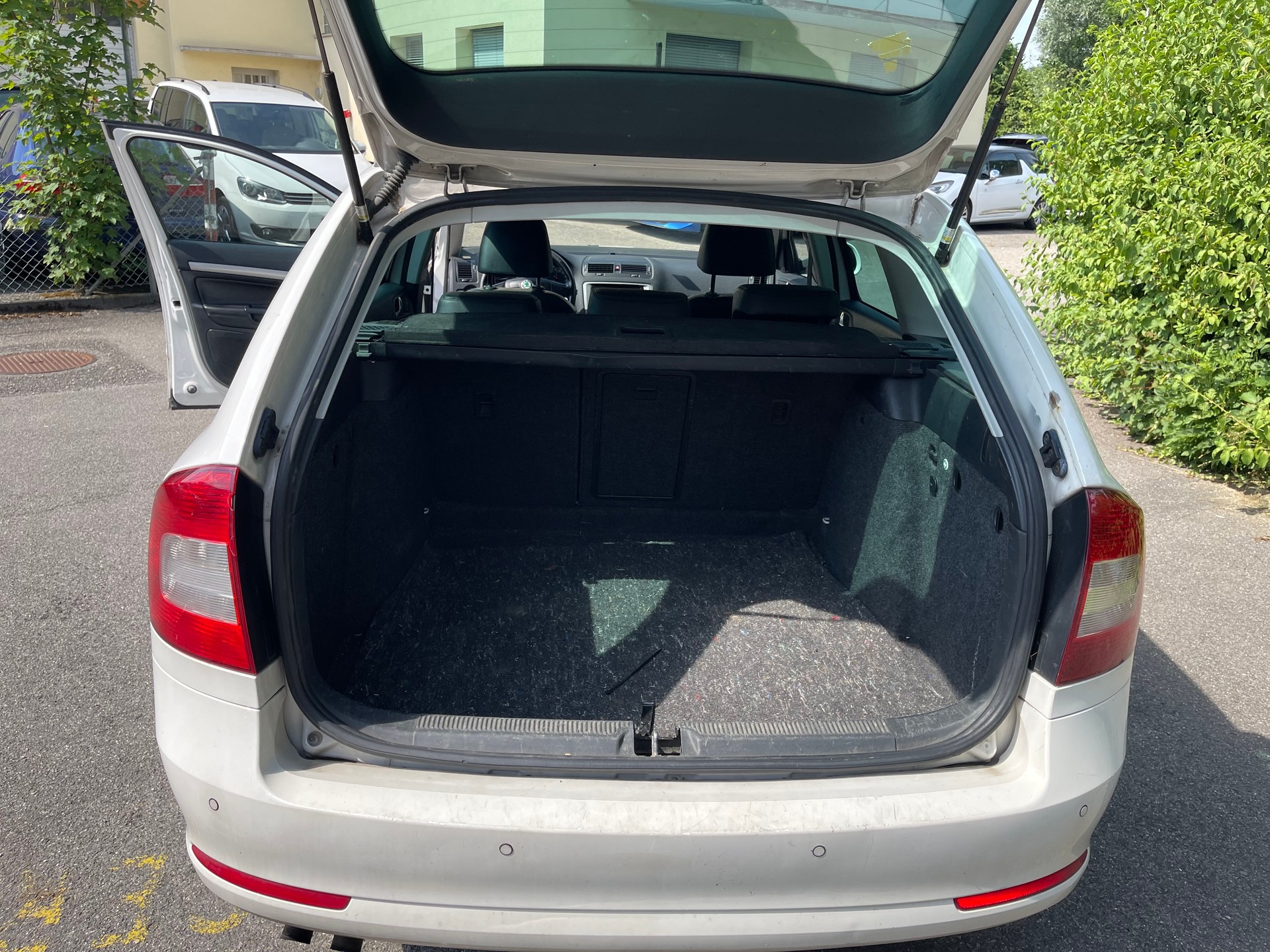 SKODA Octavia Combi 2.0 TDI Laurin & Klement 4x4 DSG-image-8