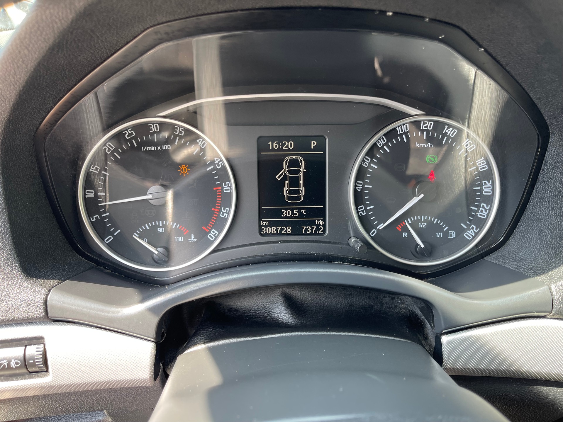 SKODA Octavia Combi 2.0 TDI Laurin & Klement 4x4 DSG-image-11