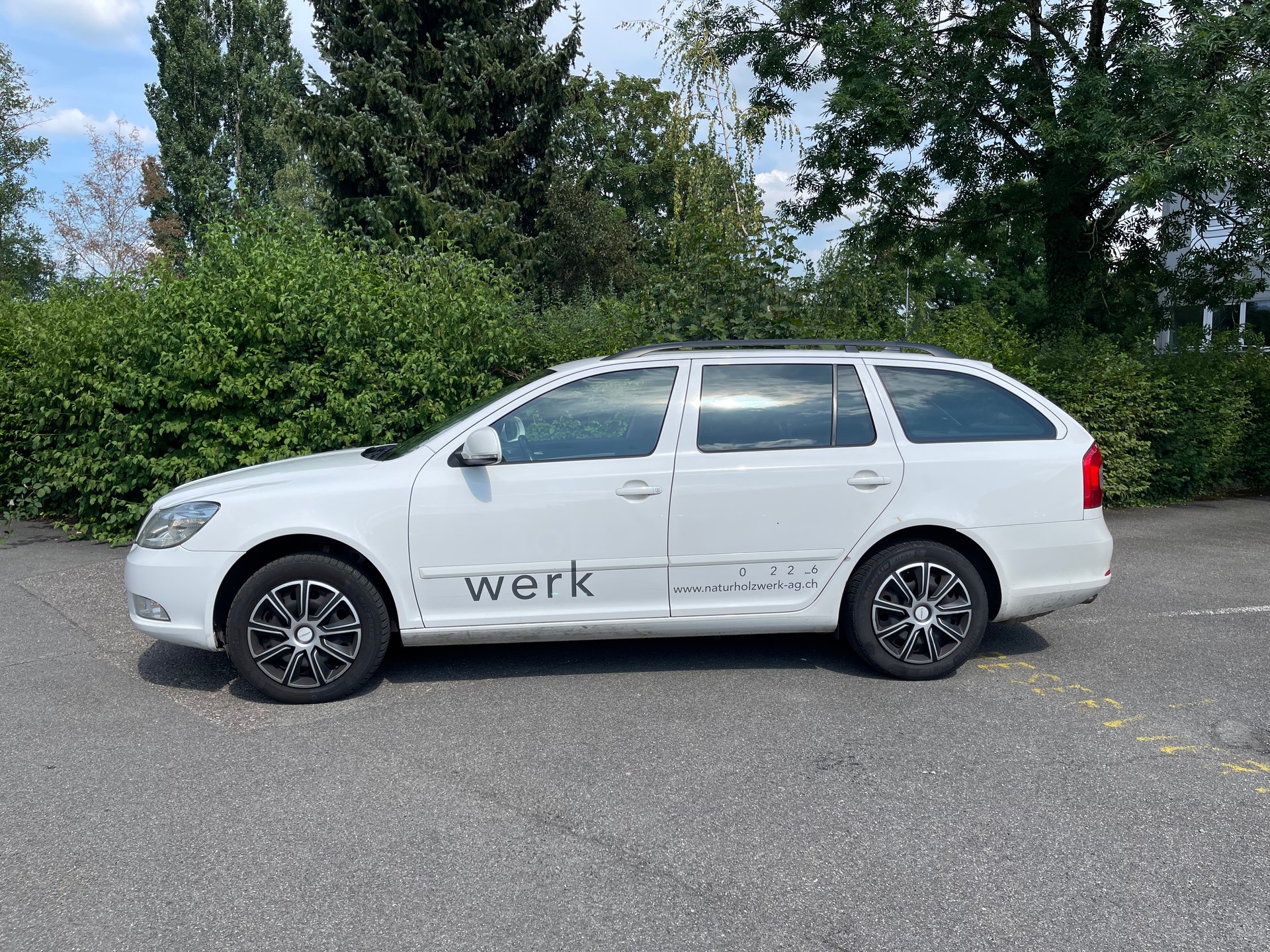SKODA Octavia Combi 2.0 TDI Laurin & Klement 4x4 DSG-image-1