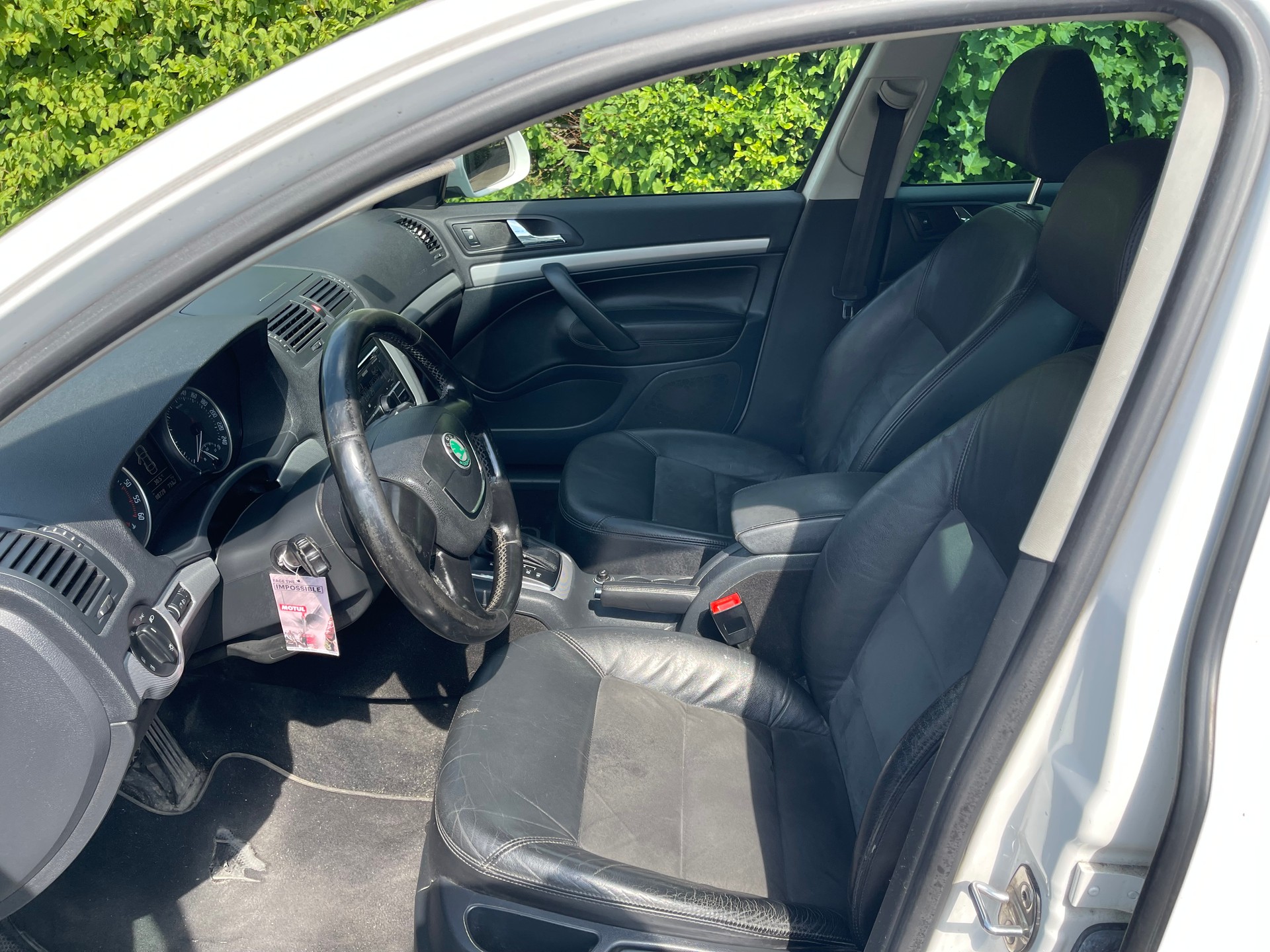SKODA Octavia Combi 2.0 TDI Laurin & Klement 4x4 DSG-image-6