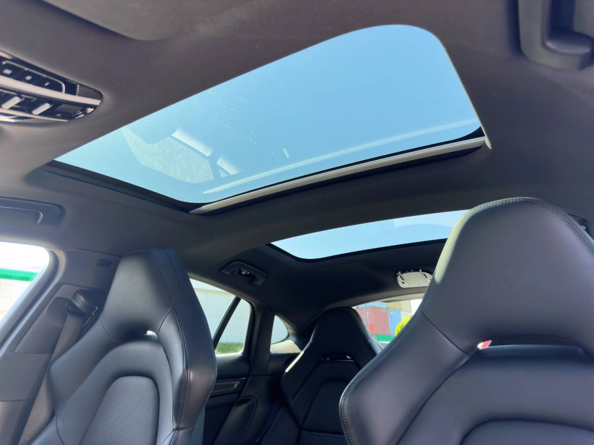 PORSCHE Panamera 4 E-Hybrid-image-25