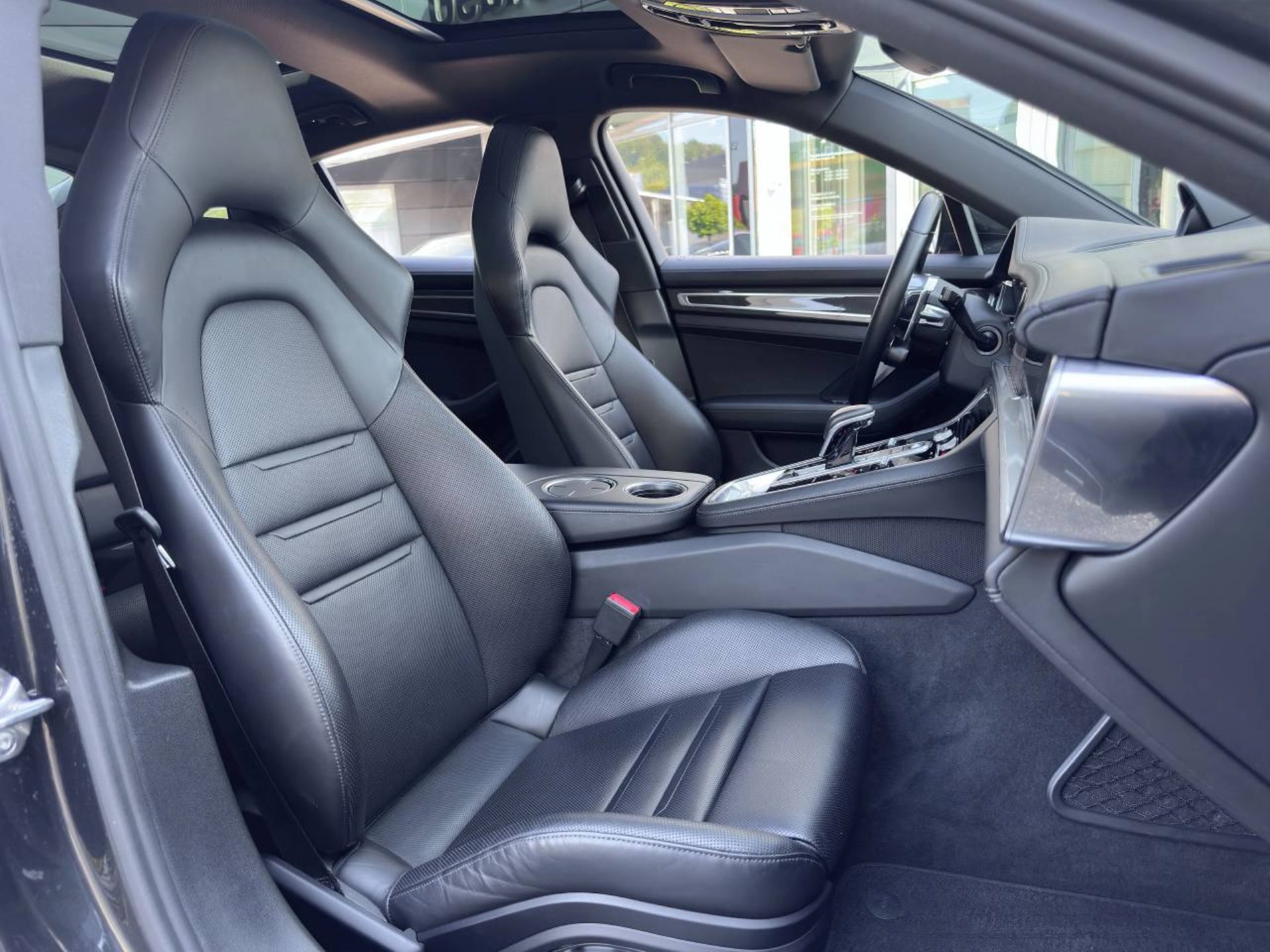 PORSCHE Panamera 4 E-Hybrid-image-12