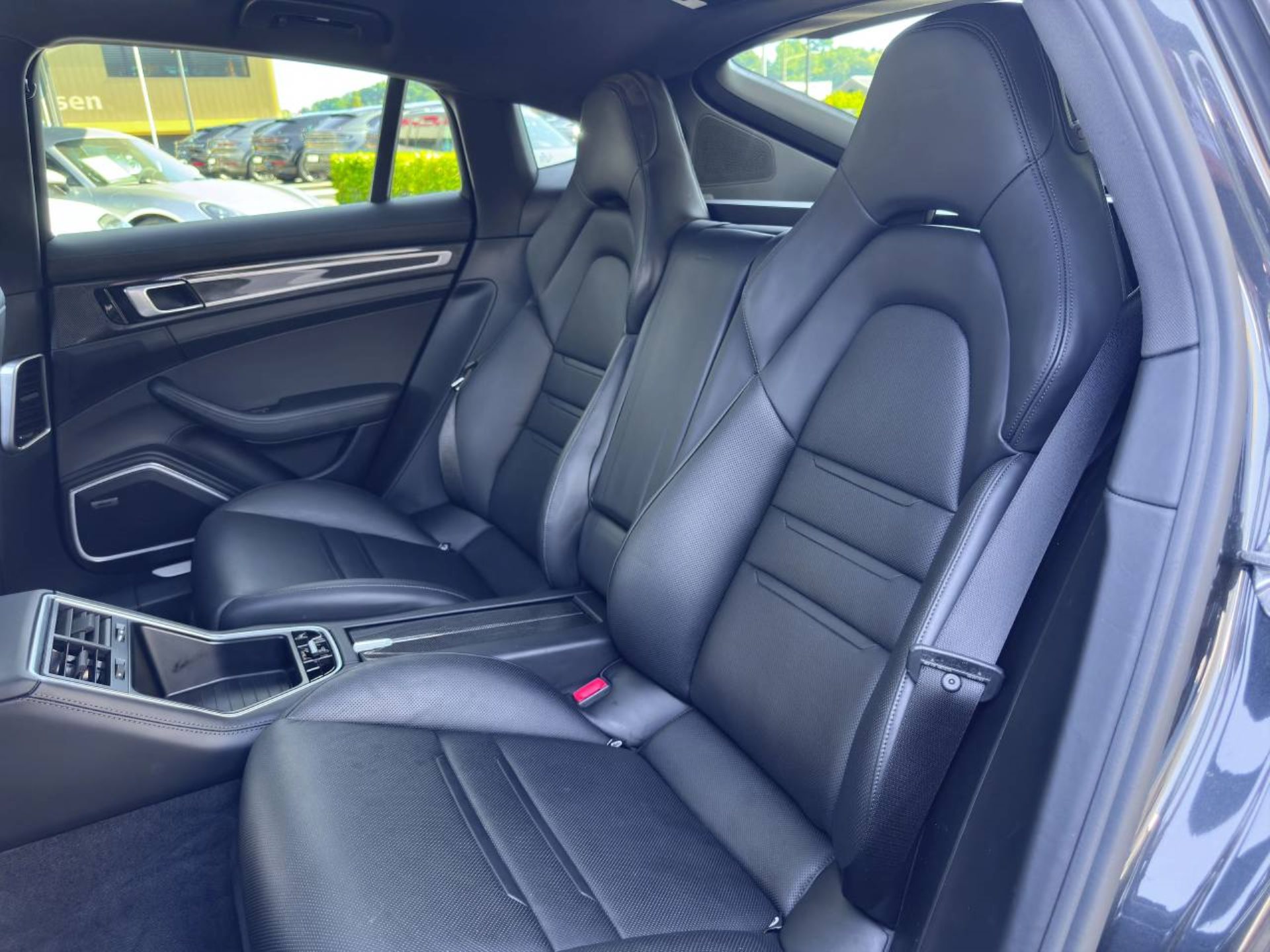 PORSCHE Panamera 4 E-Hybrid-image-20