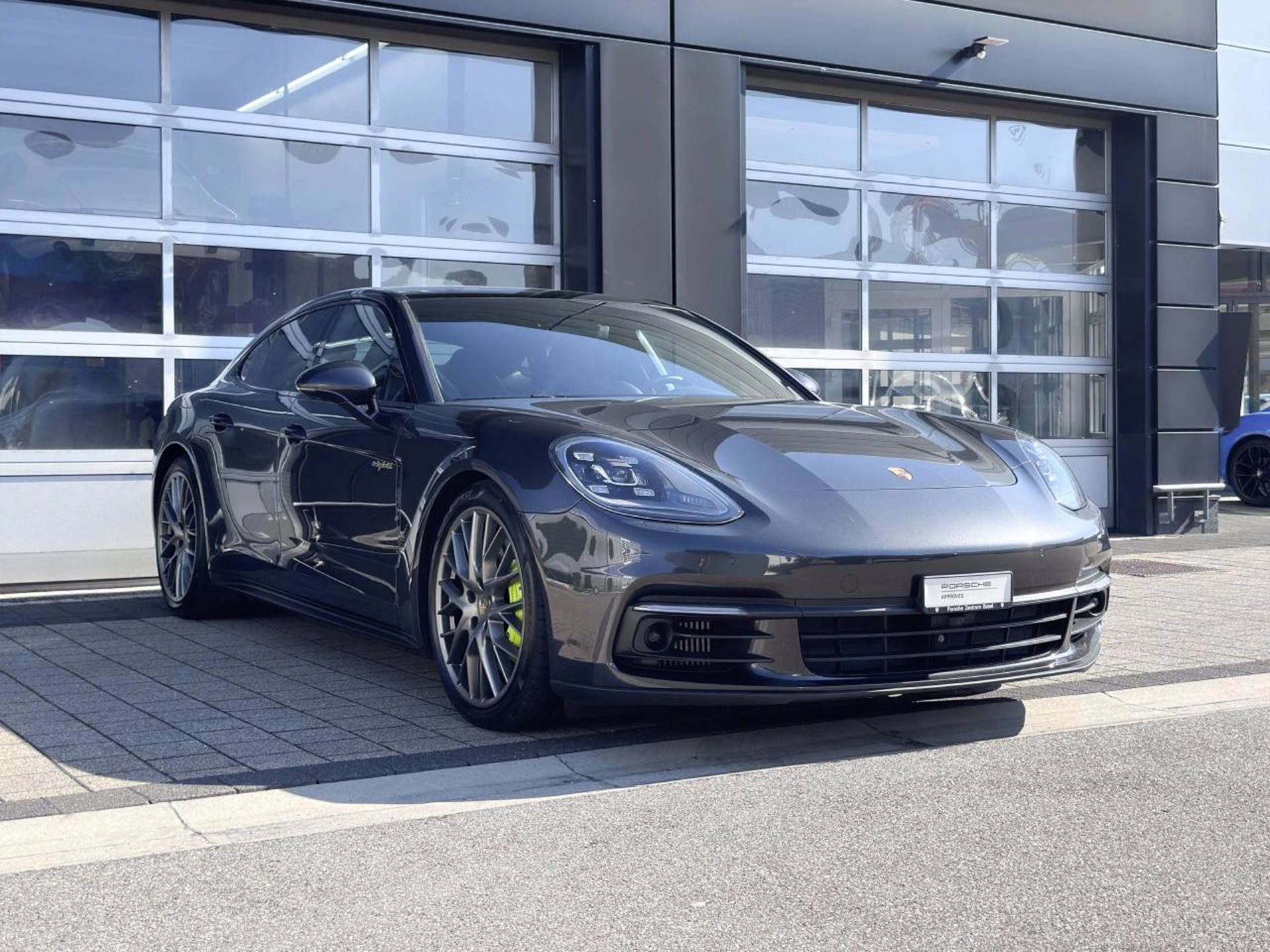 PORSCHE Panamera 4 E-Hybrid-image-8