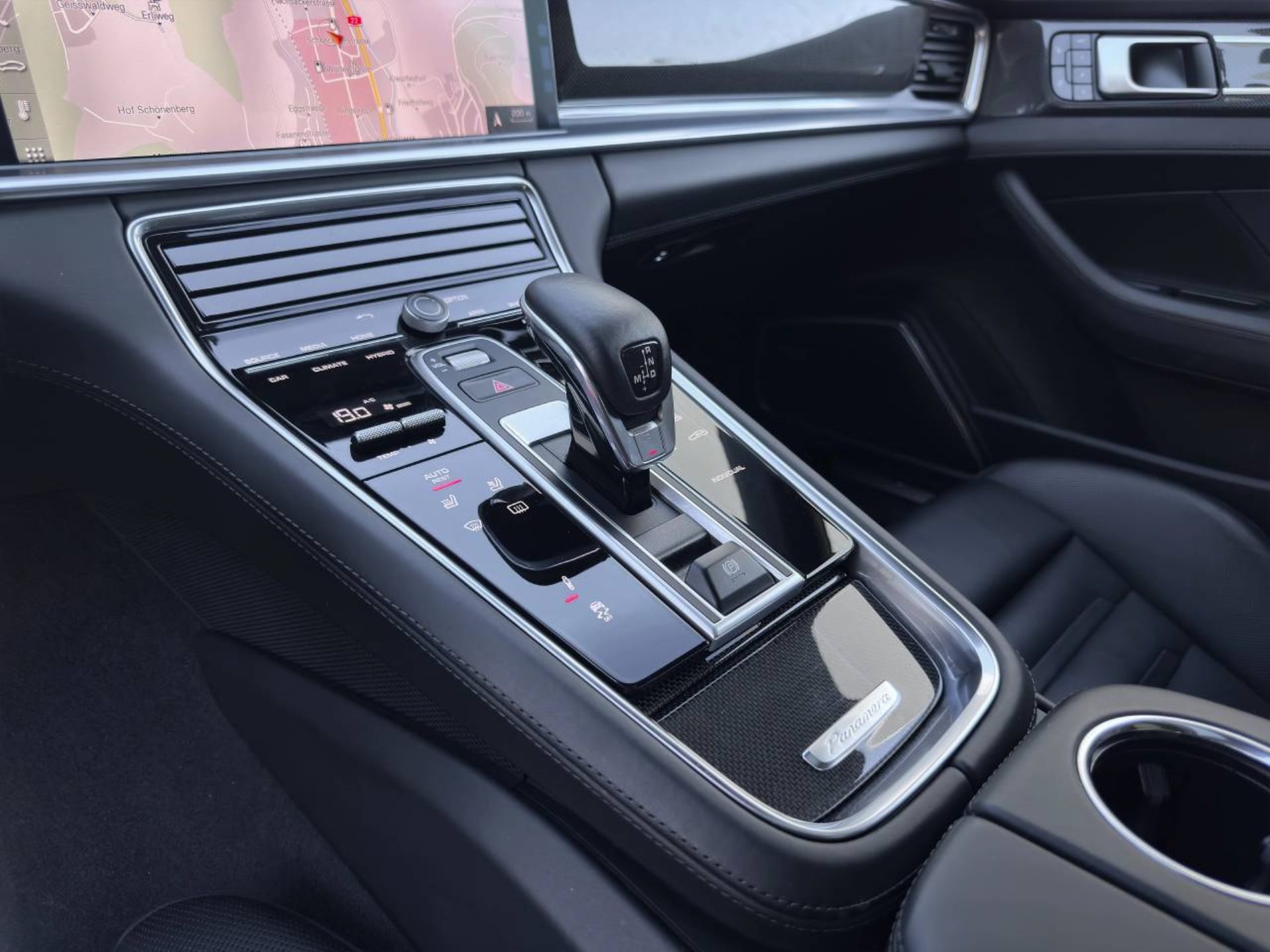 PORSCHE Panamera 4 E-Hybrid-image-26