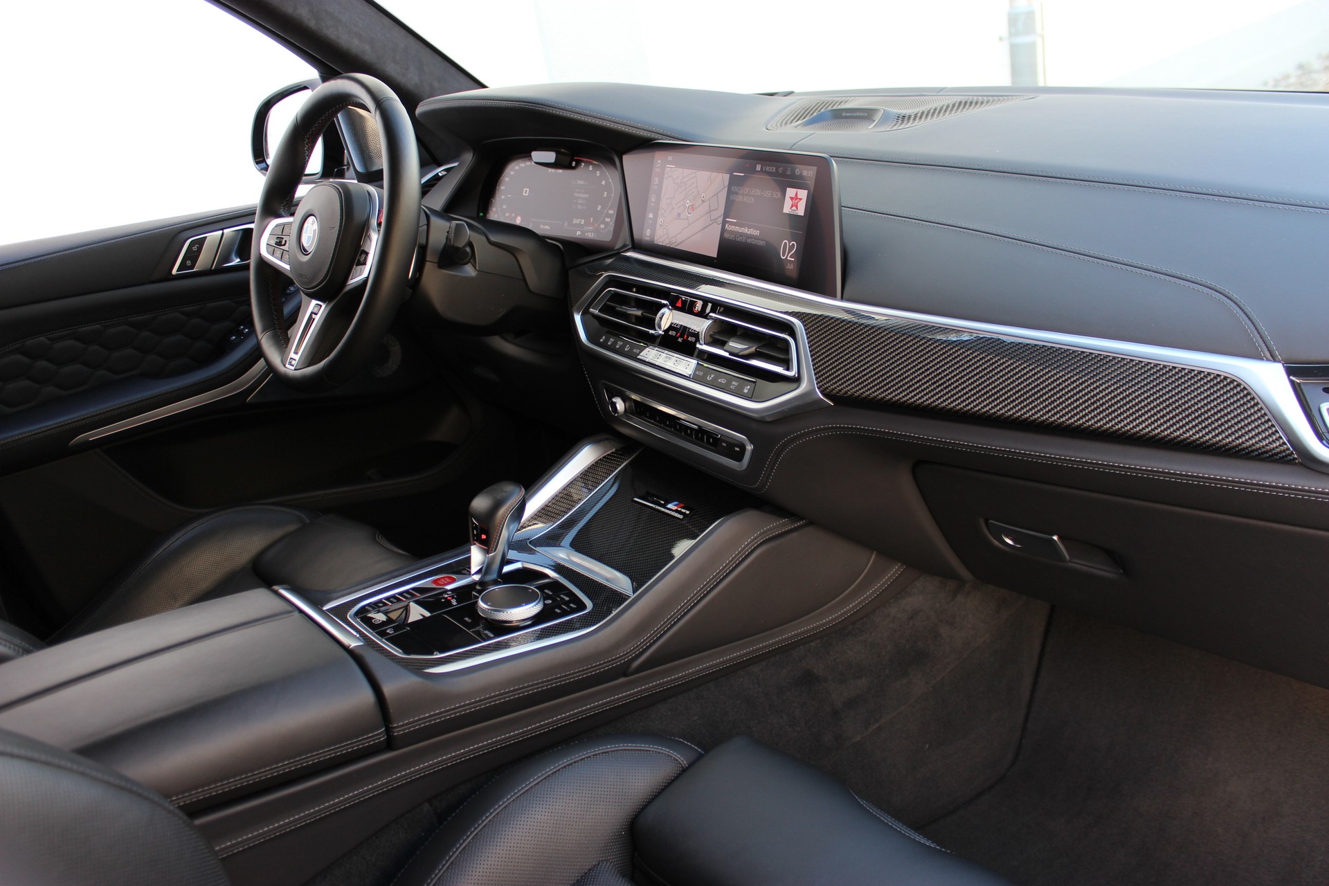 BMW X5M Competition Individual TANSANITBLAU *BOWERS & WILKINS*-showroom-element-1